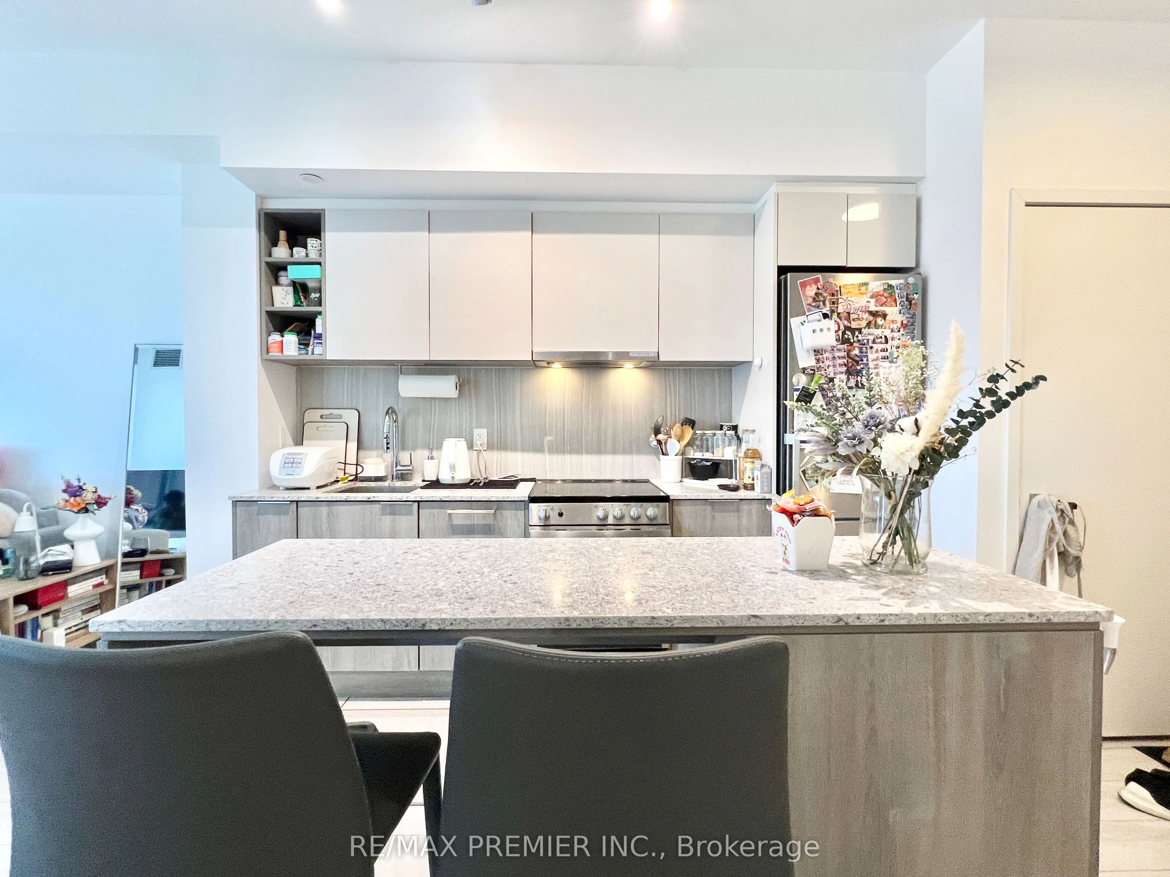 31 Tippet Road, #1207