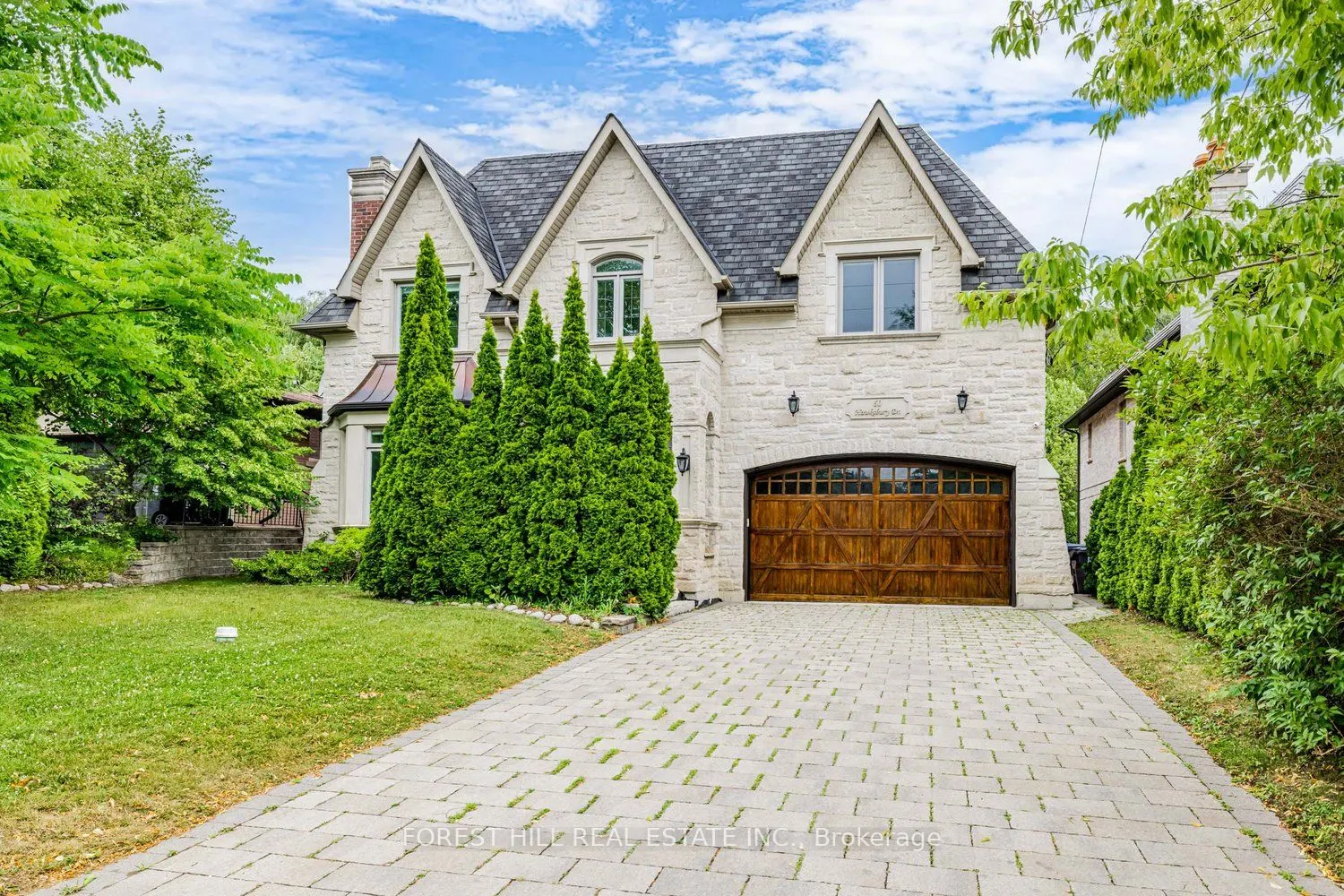 60 Hawksbury Drive
