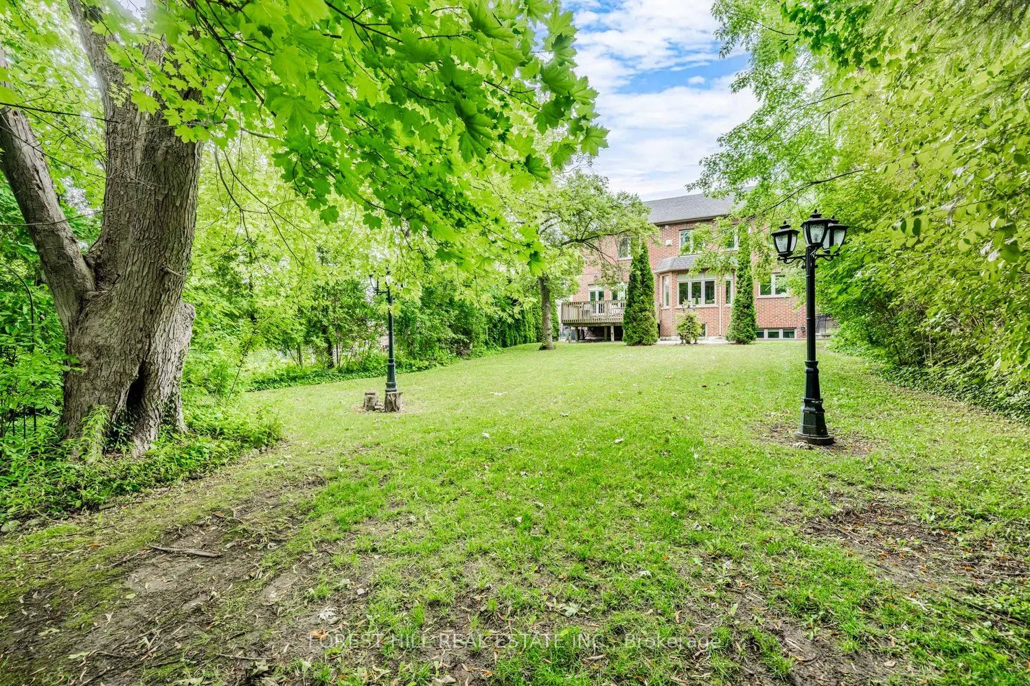 60 Hawksbury Drive