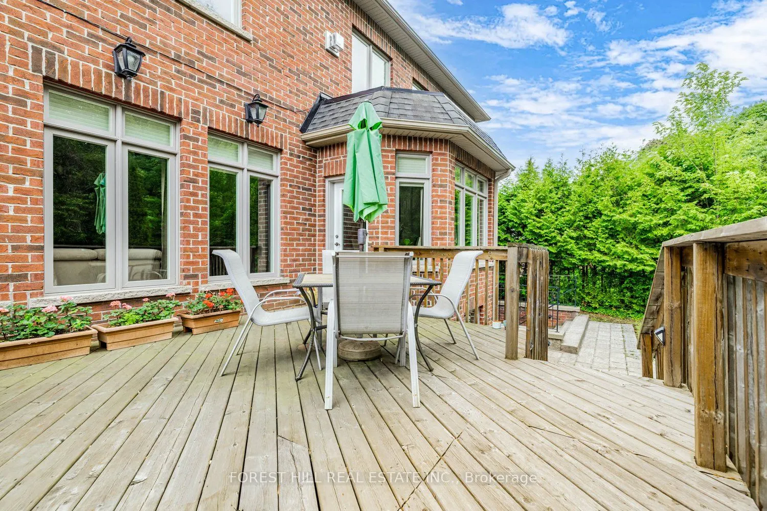 60 Hawksbury Drive