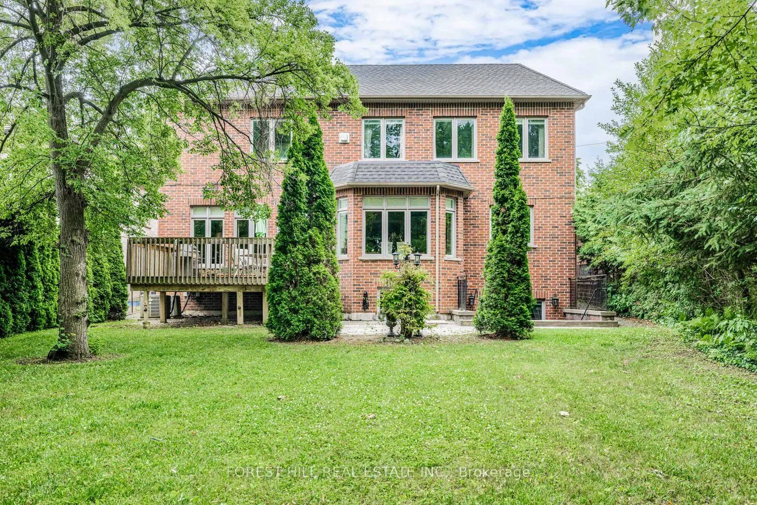 60 Hawksbury Drive