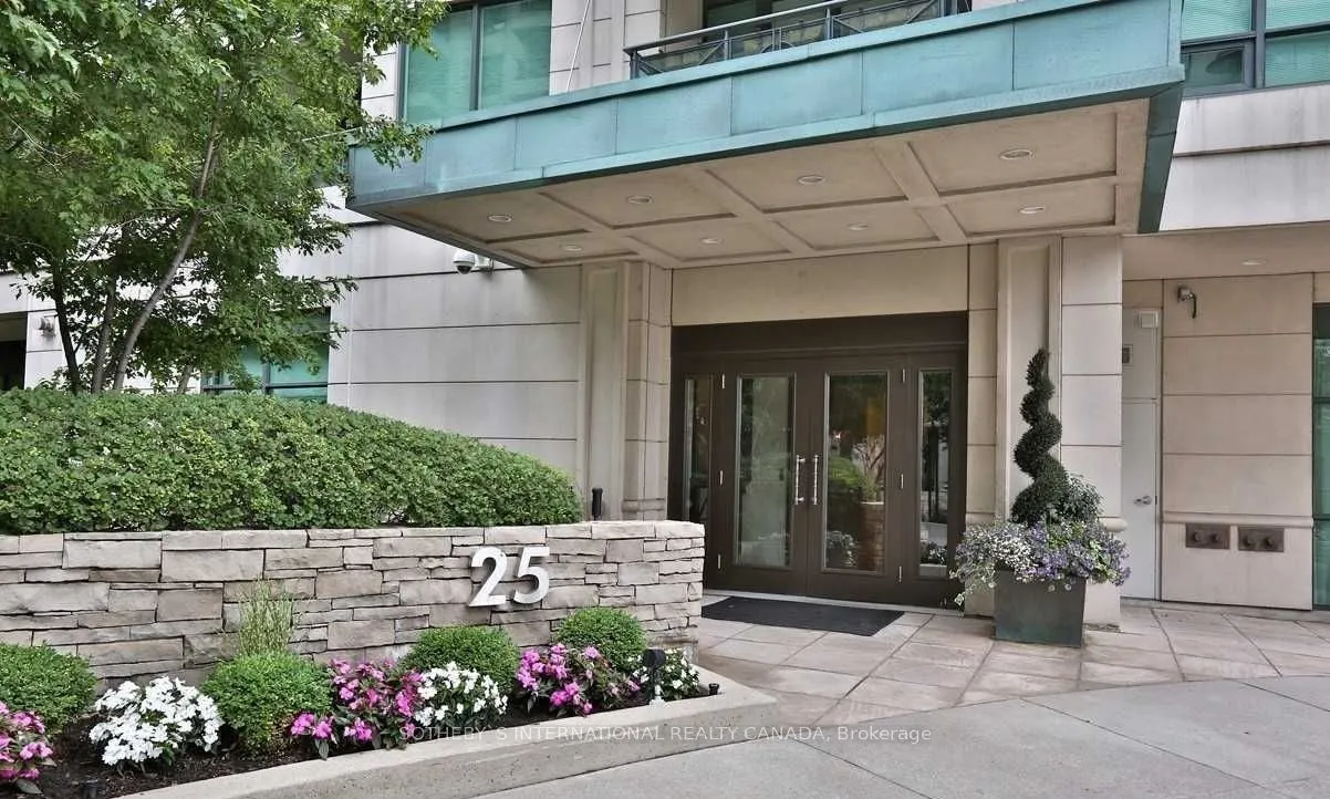 25 Scrivener Square, #214
