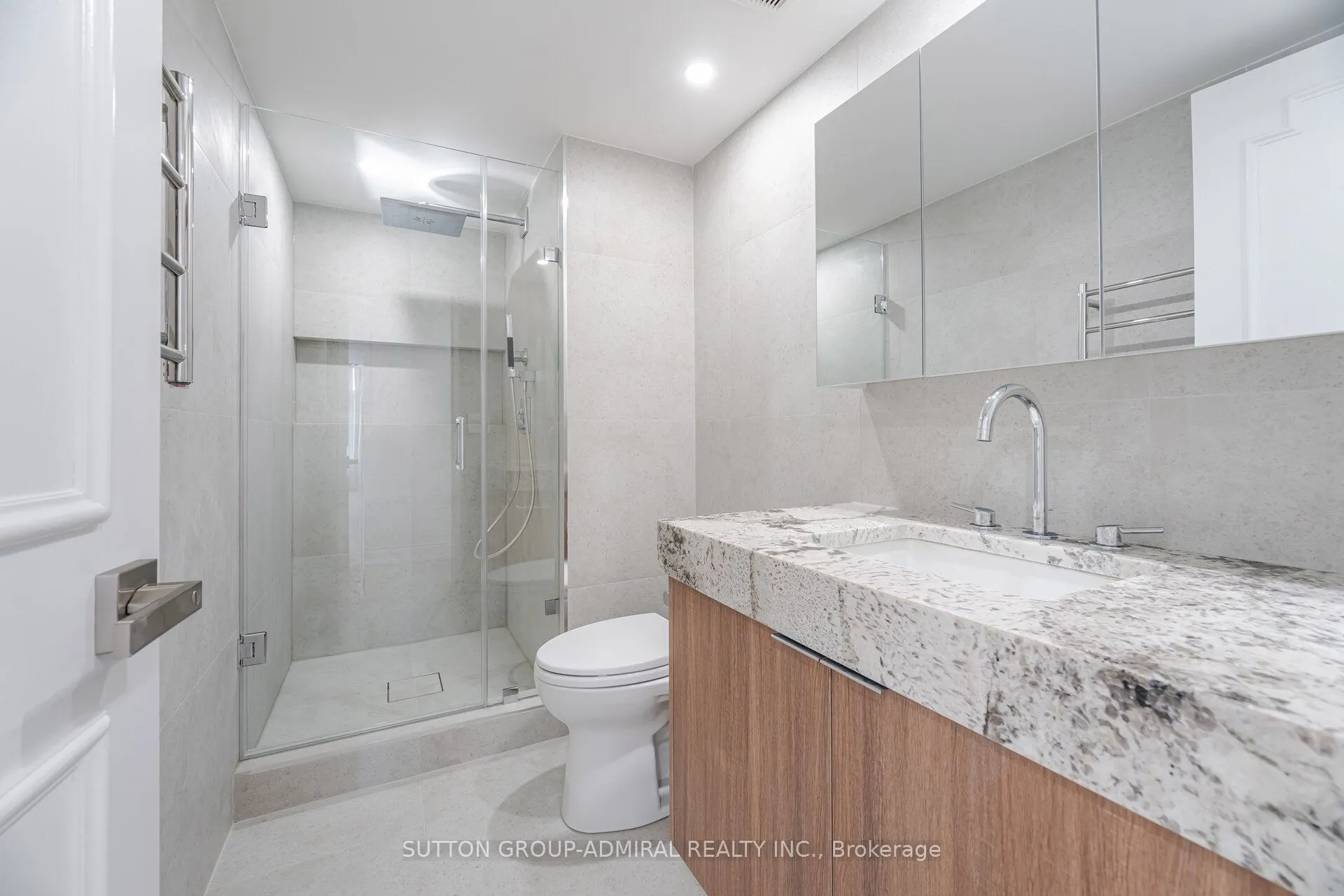 900 Yonge Street, #902