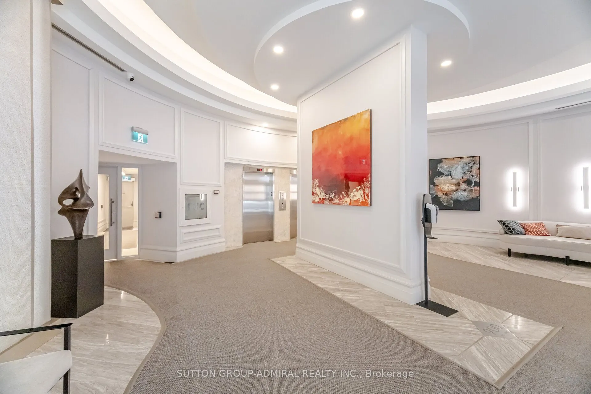 900 Yonge Street, #902