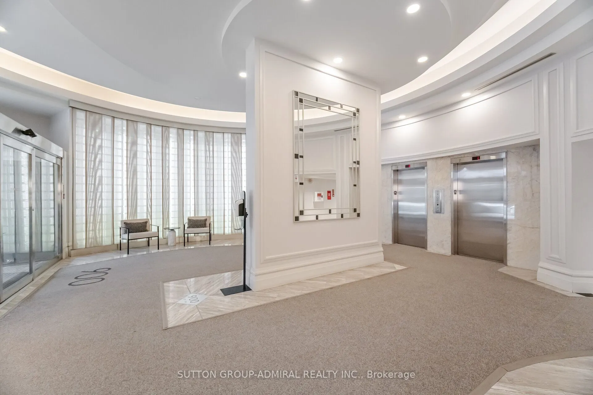 900 Yonge Street, #902