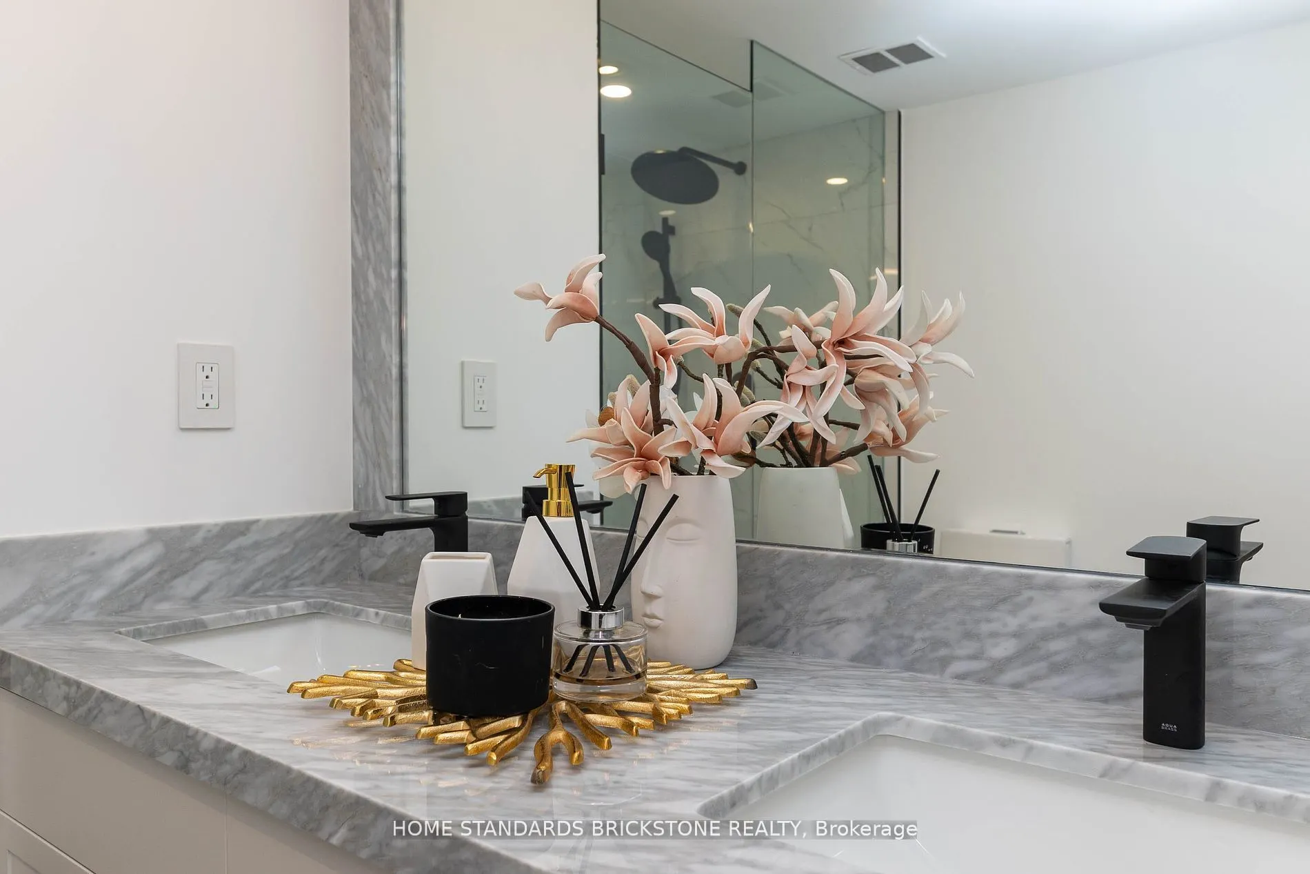 66 Collier Street, #9D