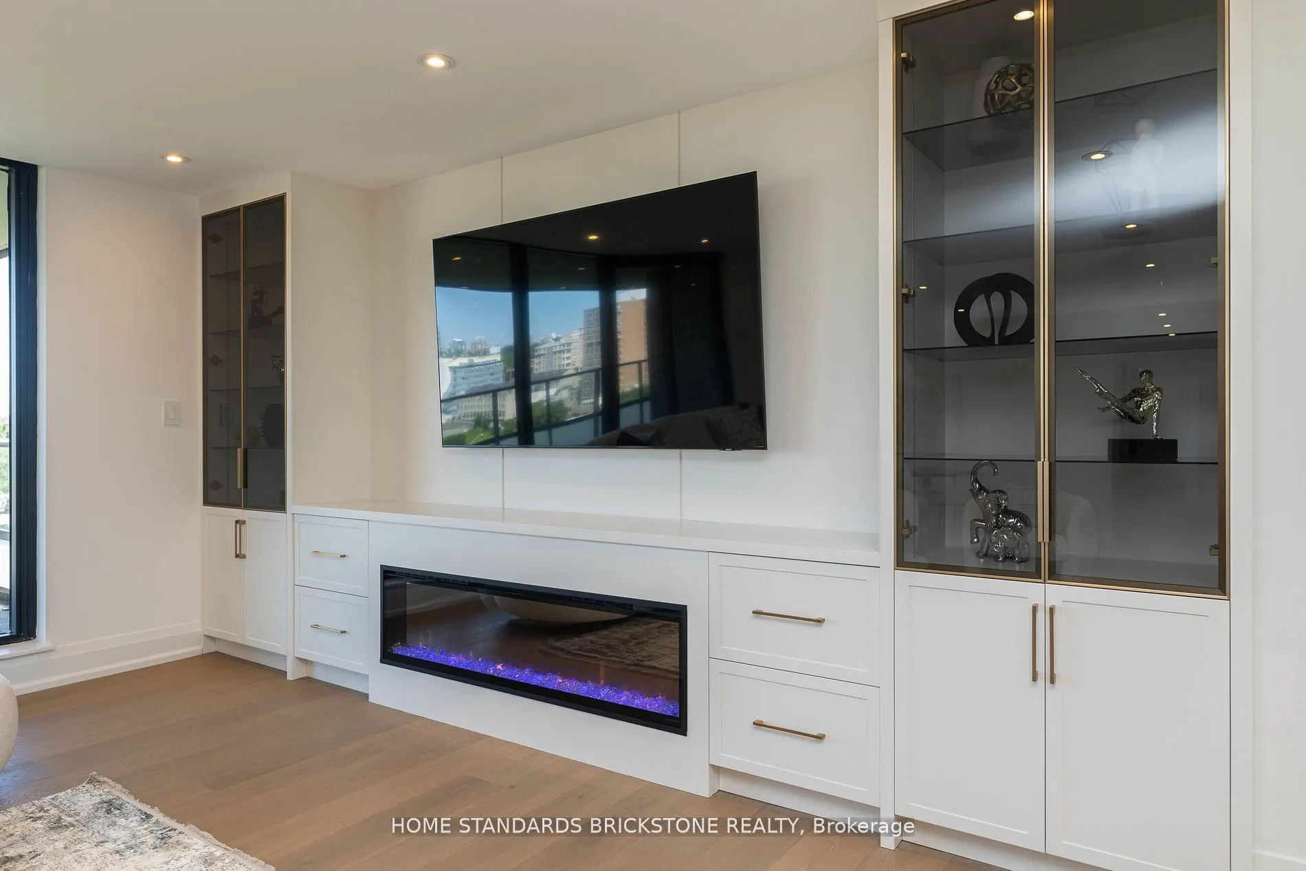 66 Collier Street, #9D