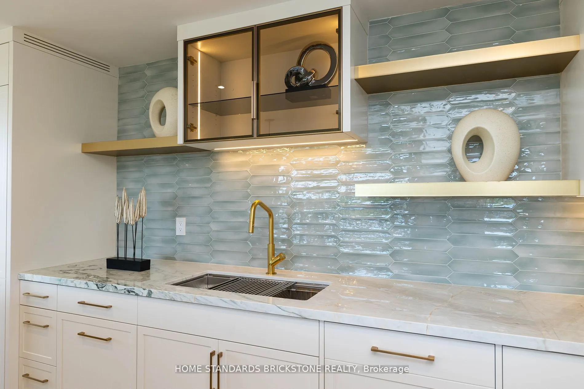 66 Collier Street, #9D