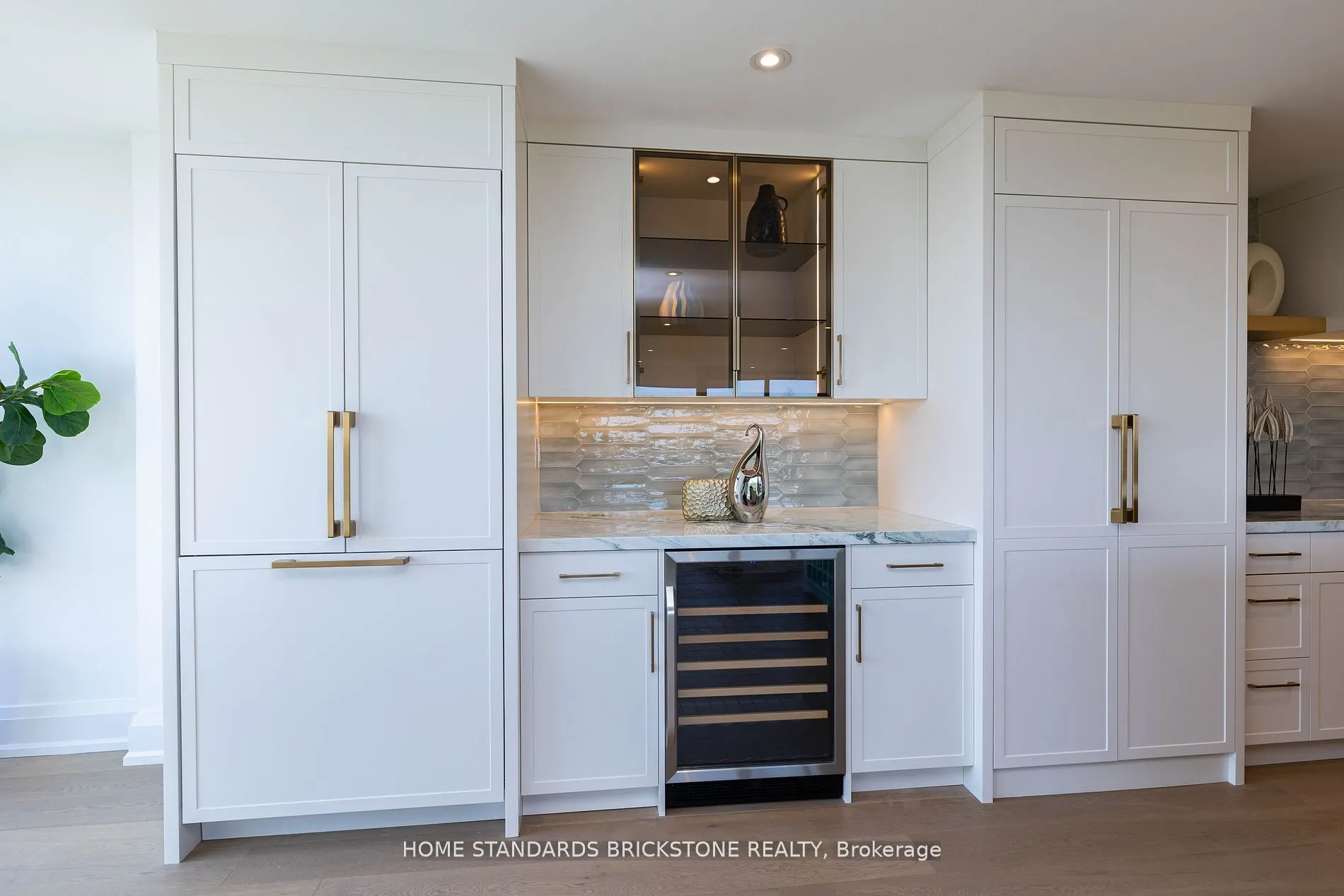 66 Collier Street, #9D