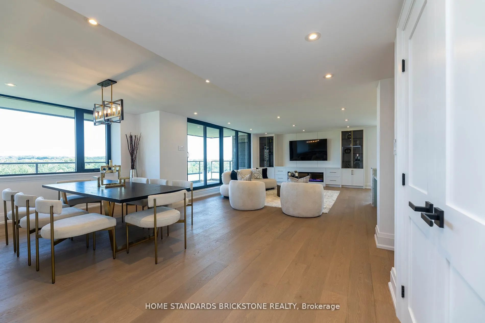 66 Collier Street, #9D
