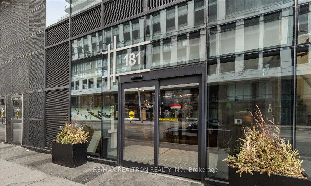 181 Dundas Street E #3215