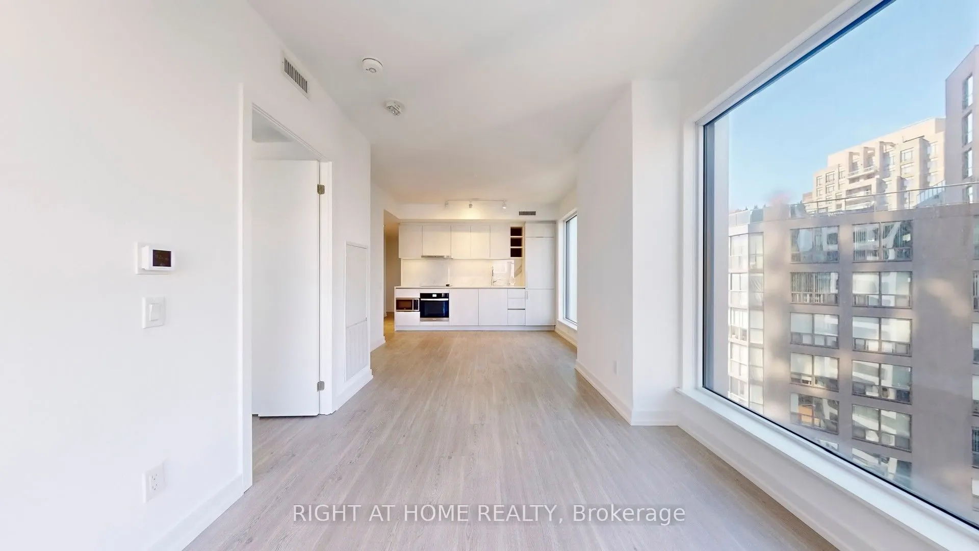 8 Wellesley Street W, #2203