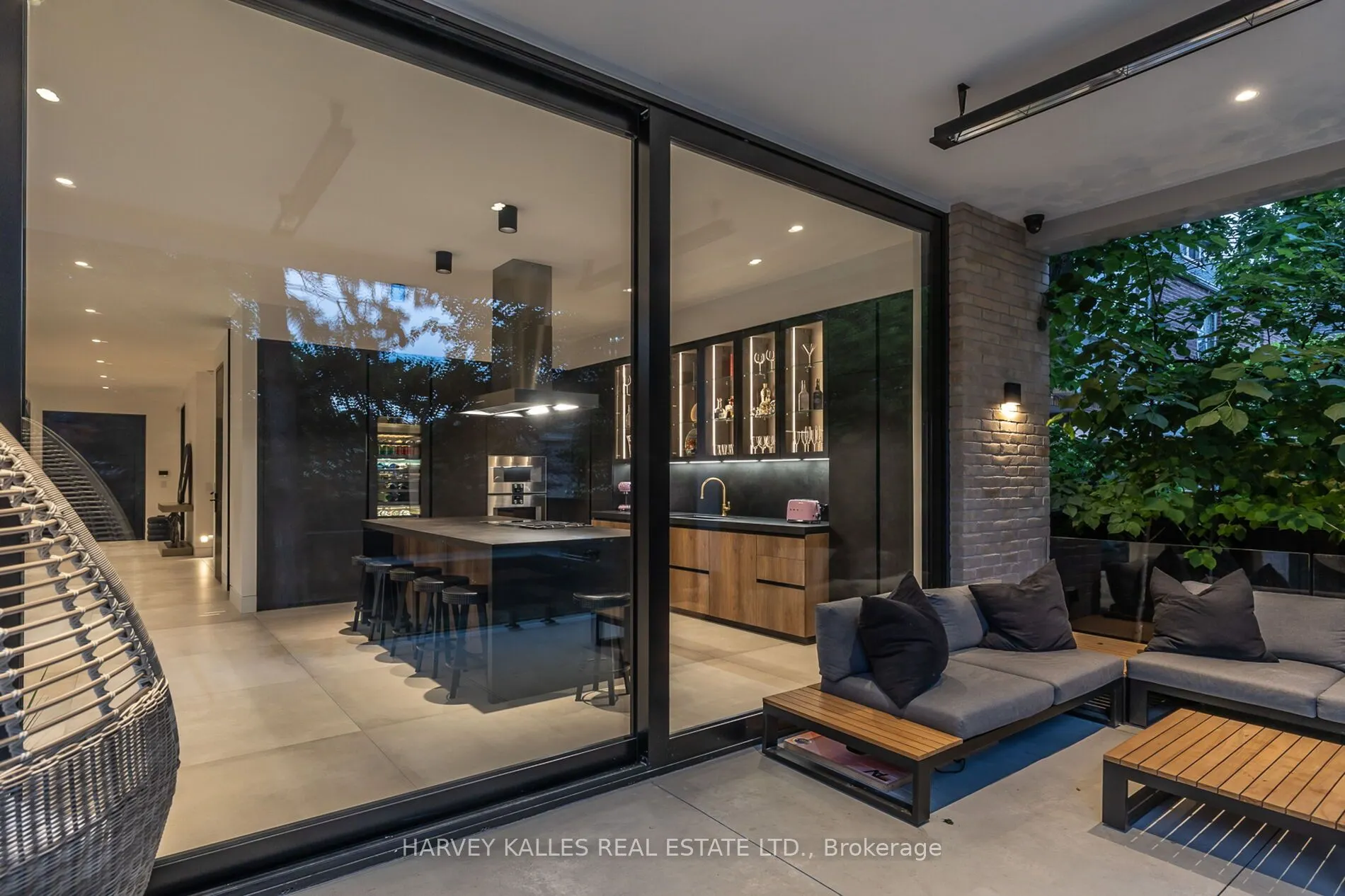 5 Dewbourne Avenue