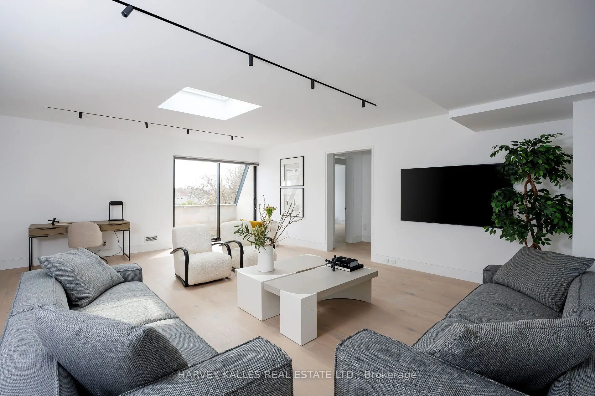 5 Dewbourne Avenue