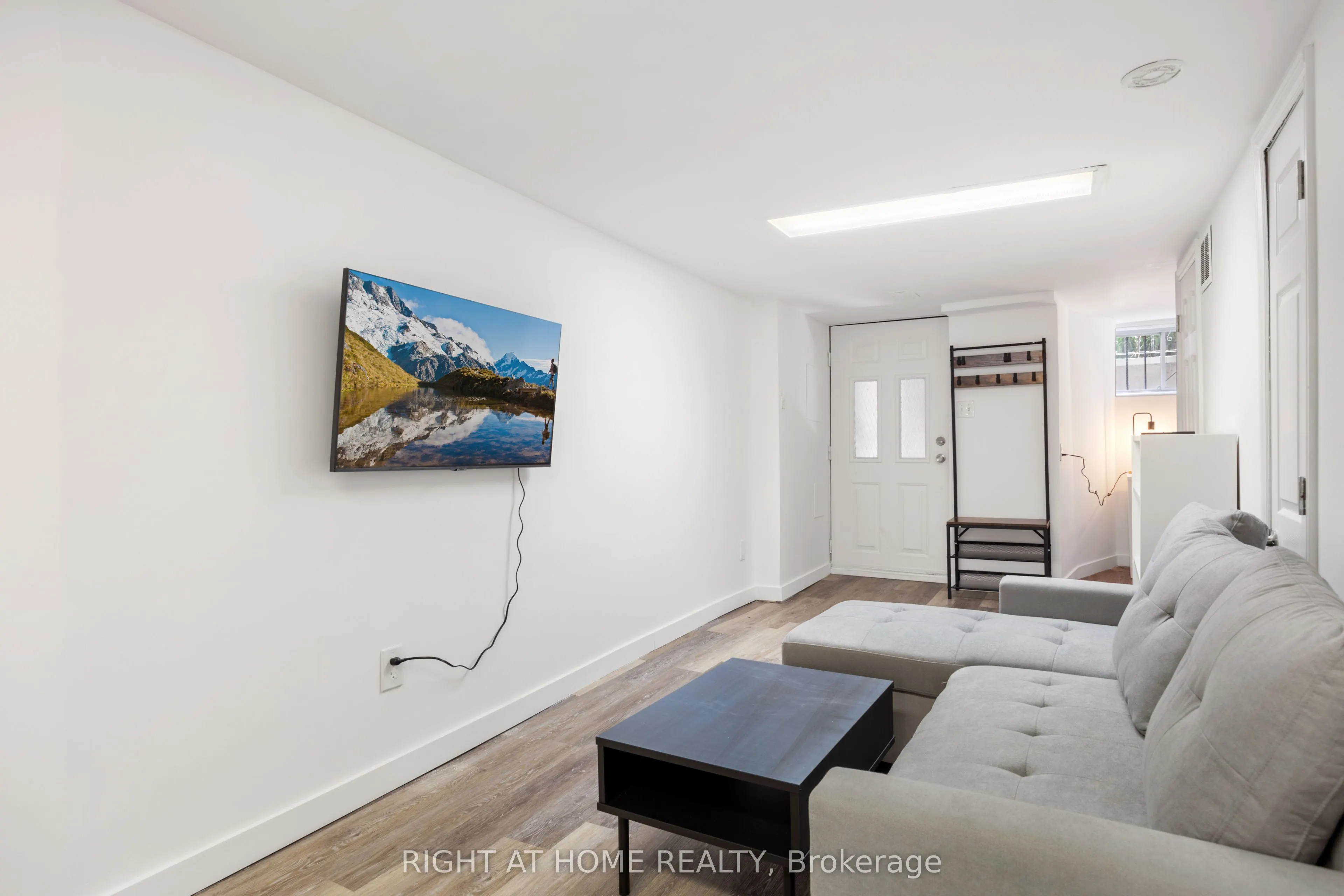 124 Argyle Street, #Bsm