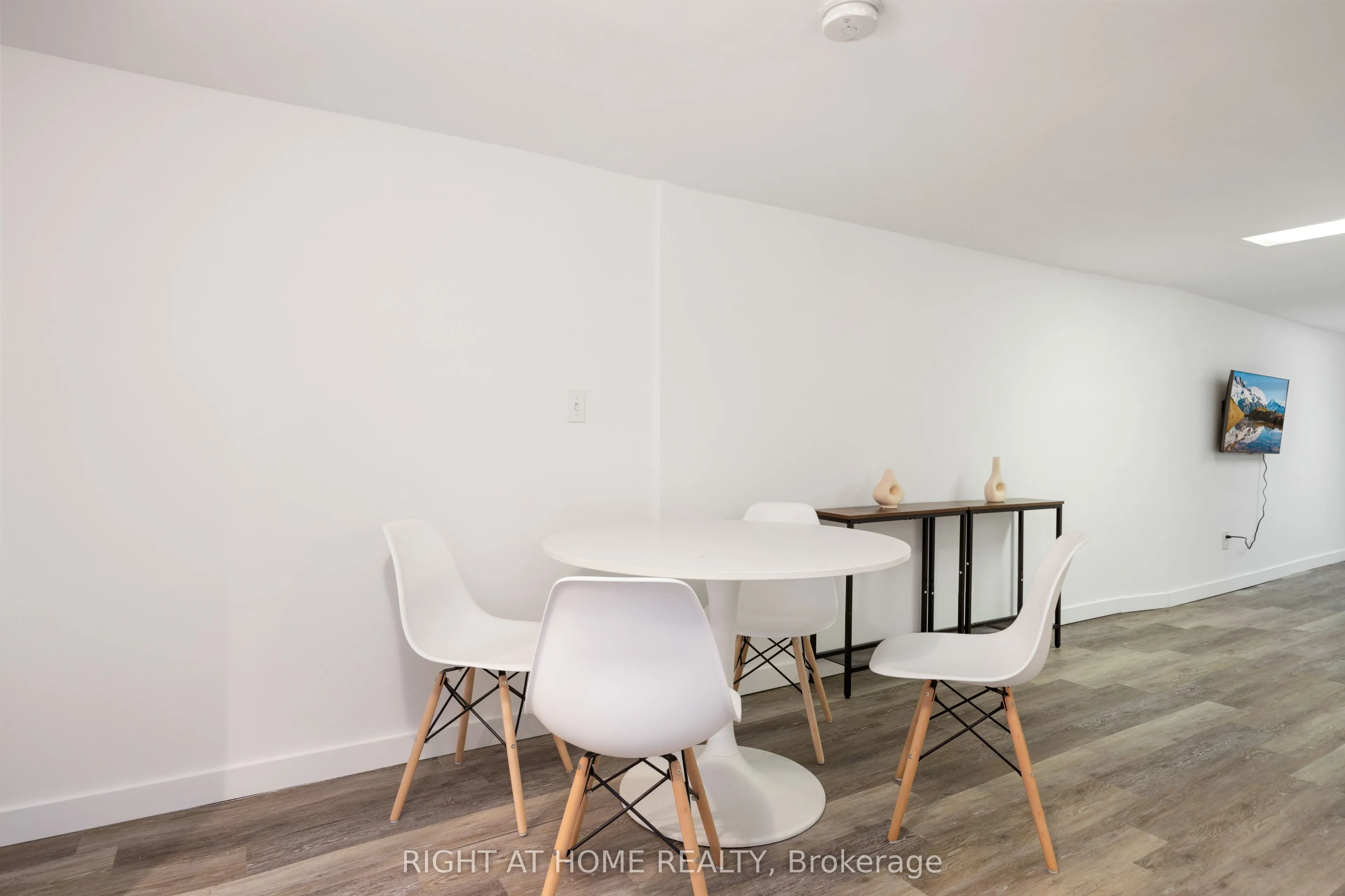 124 Argyle Street, #Bsm