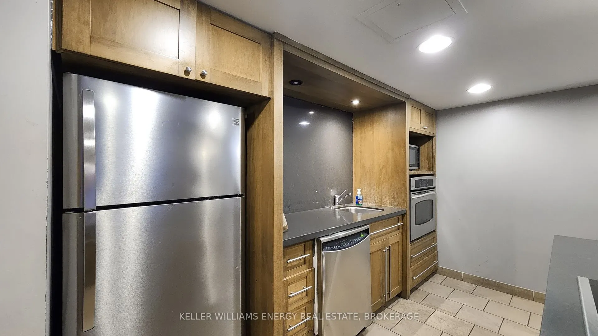 11 St Joseph Street, #1401