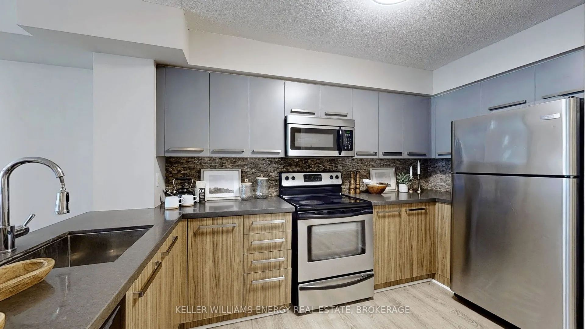 11 St Joseph Street, #1401