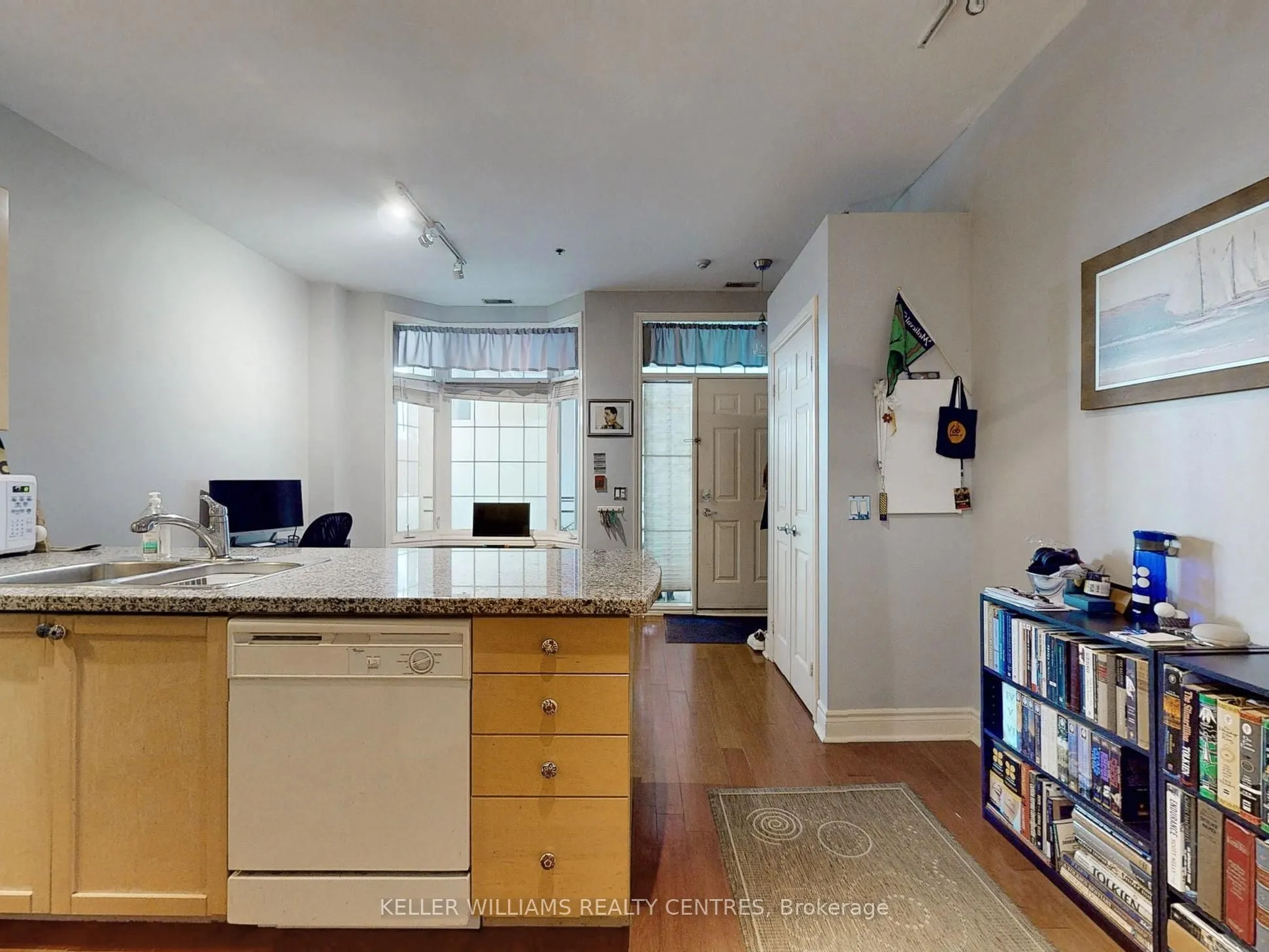 71 McCaul Street, #123