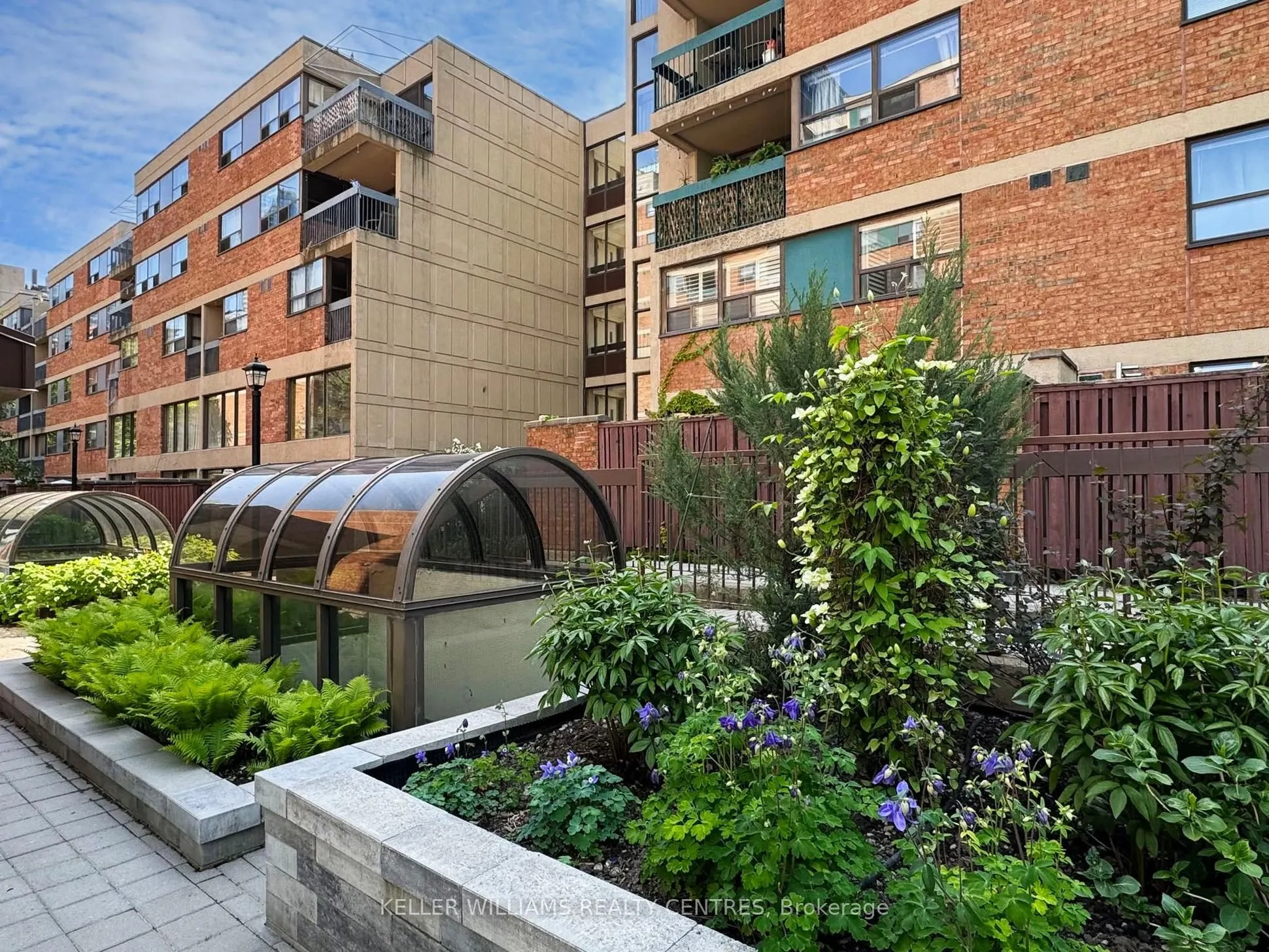 71 McCaul Street, #123