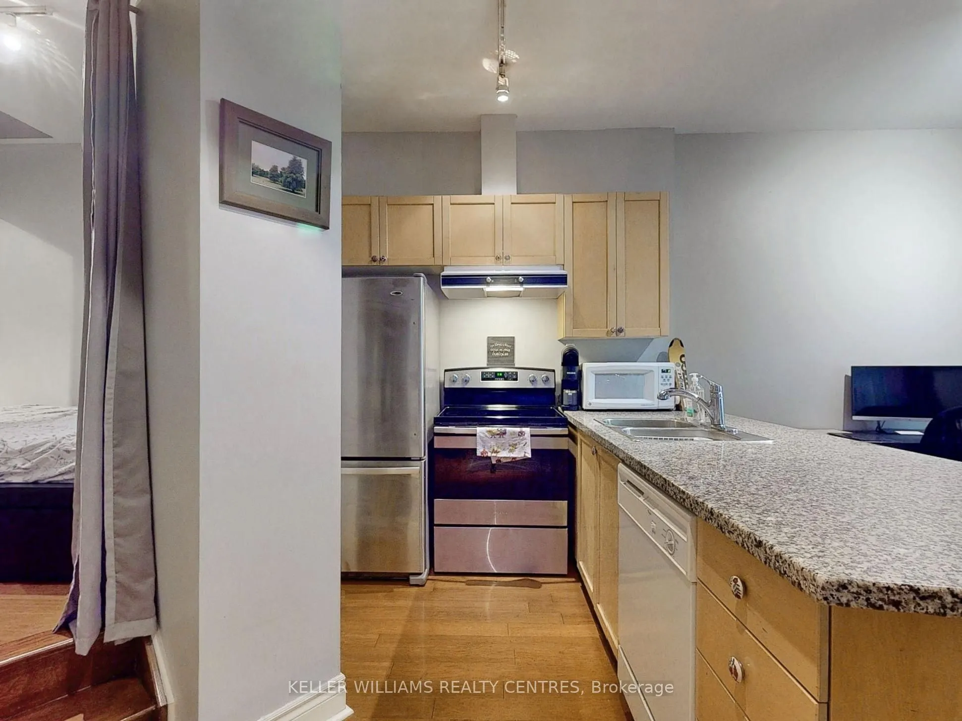 71 McCaul Street, #123