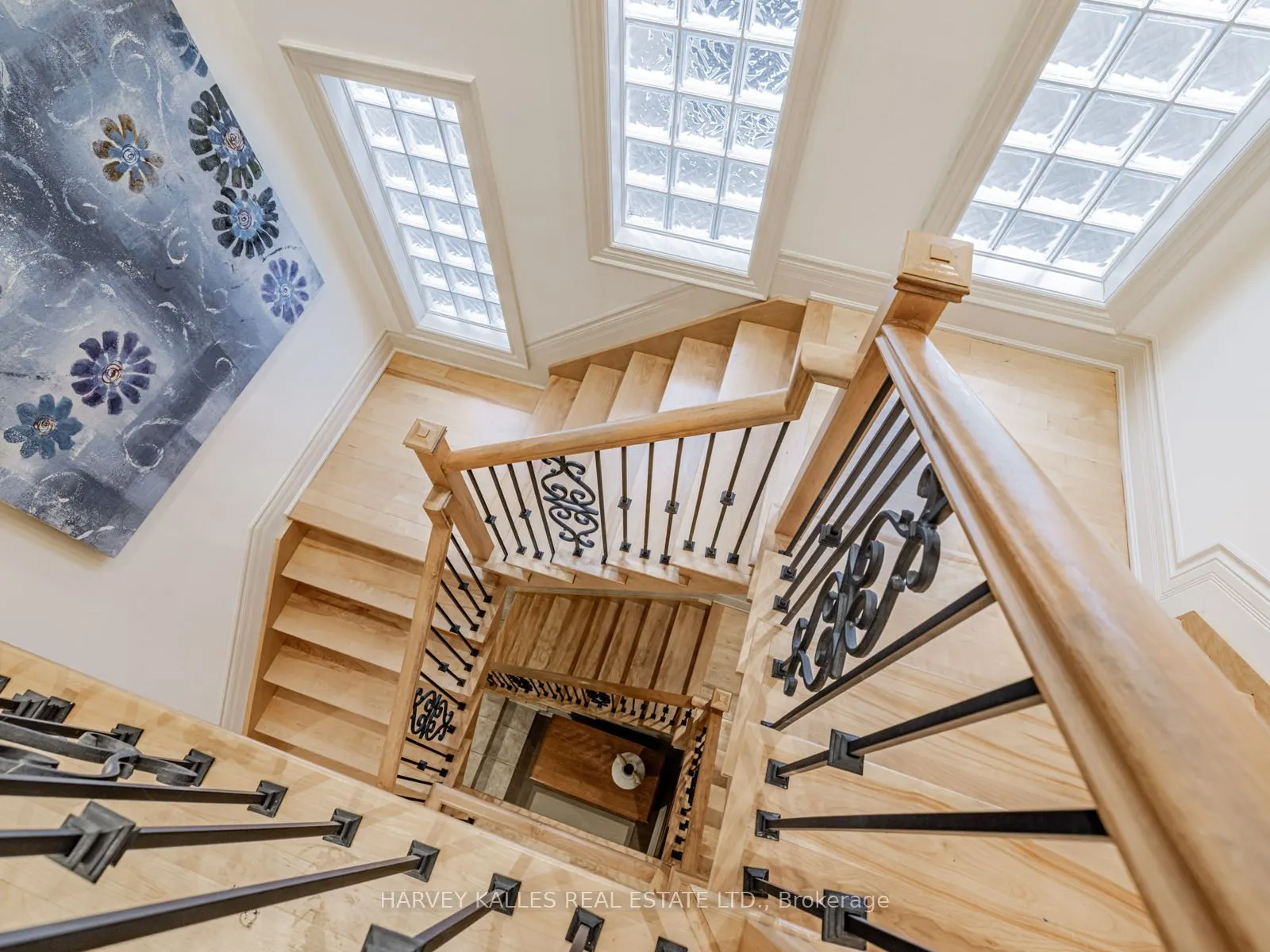 55 Viewmount Avenue
