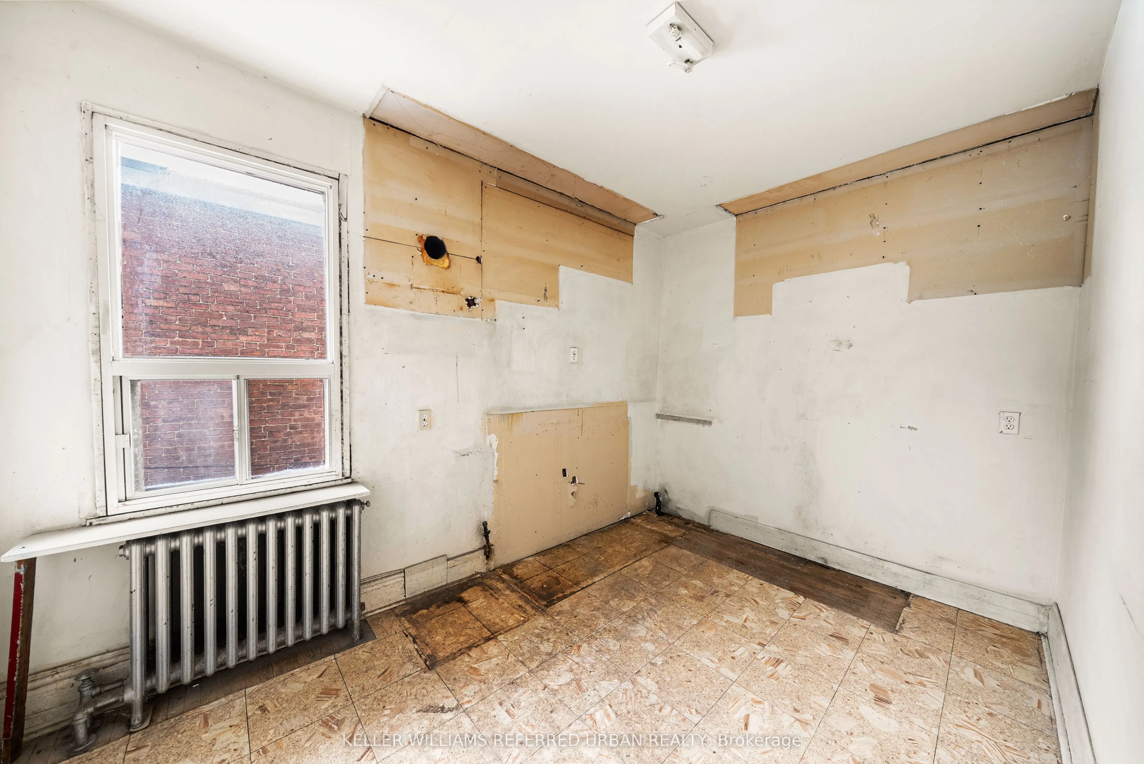 69 Montrose Avenue