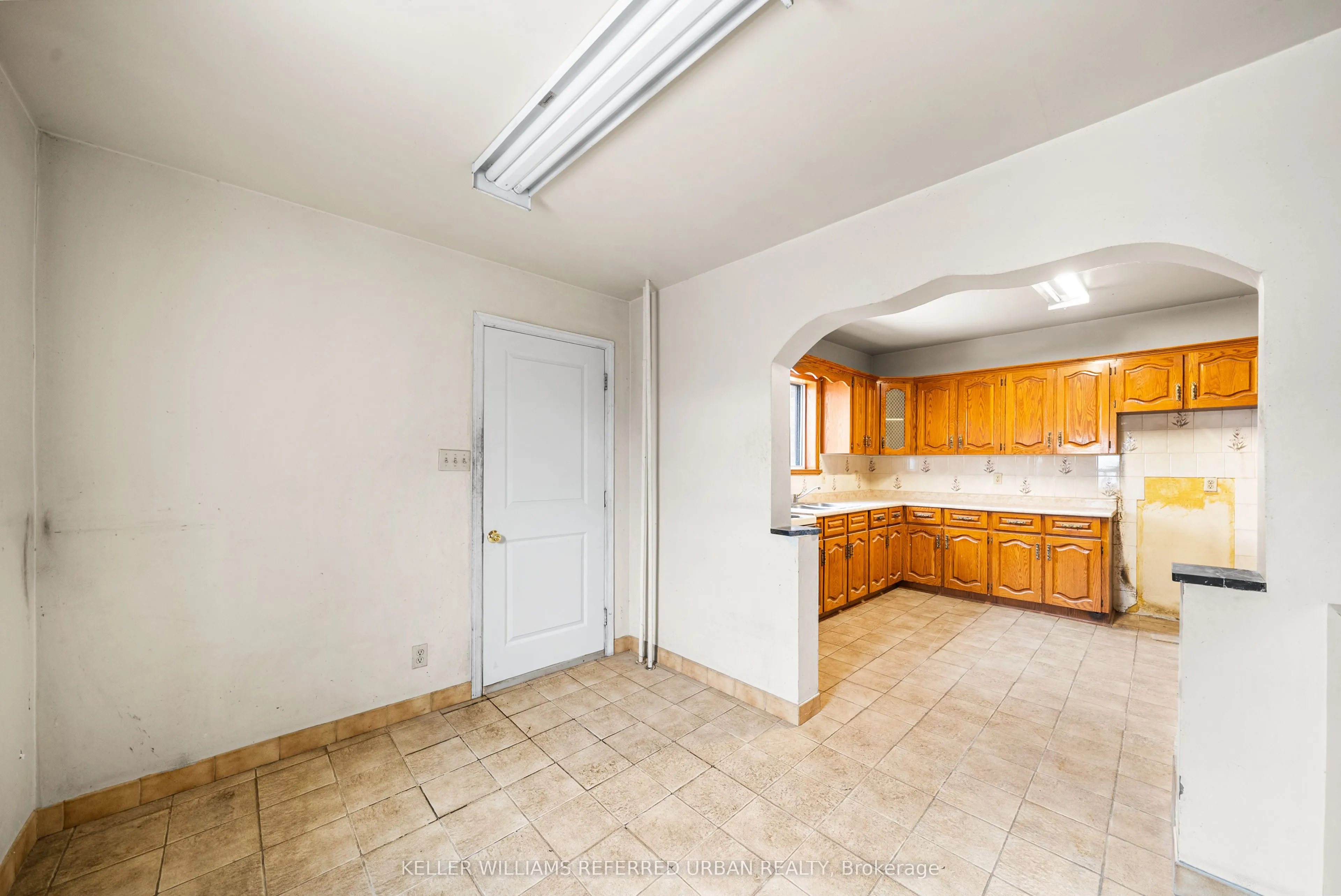 69 Montrose Avenue