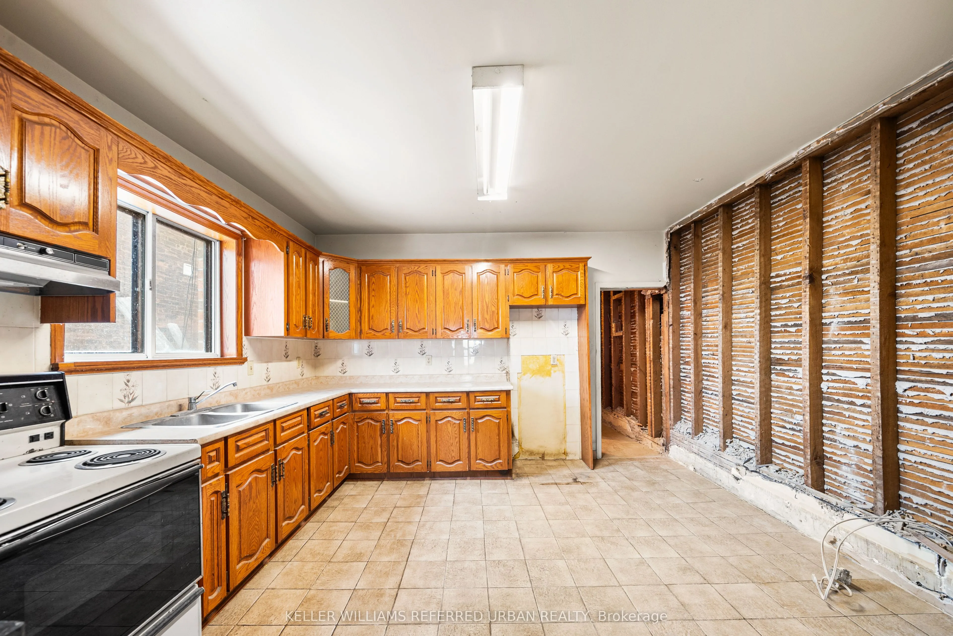 69 Montrose Avenue