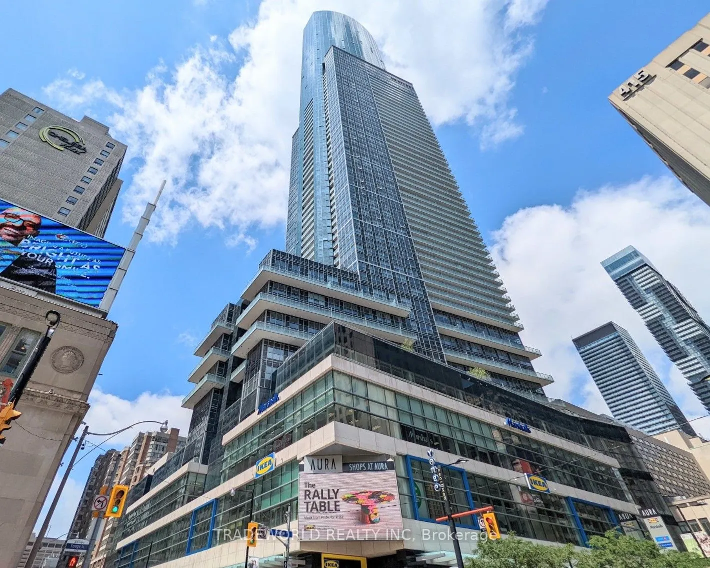 386 Yonge Street, #1909