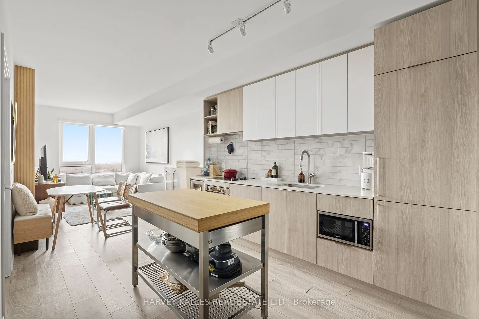 2020 Bathurst Street, #1602