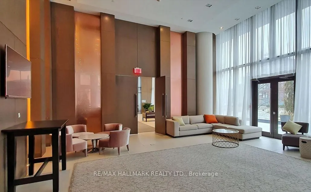 121 MCMAHON Drive, #2917