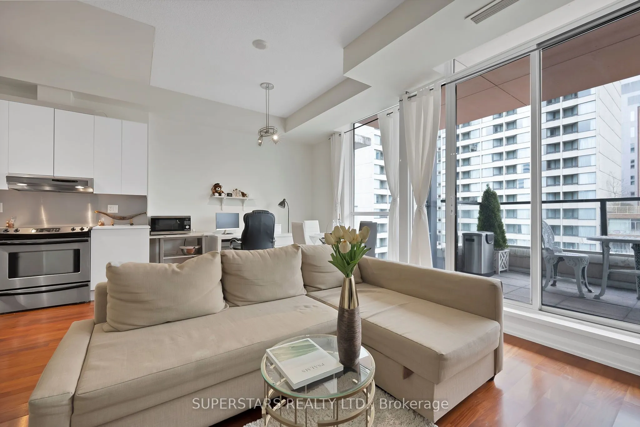 111 Elizabeth Street, #1820