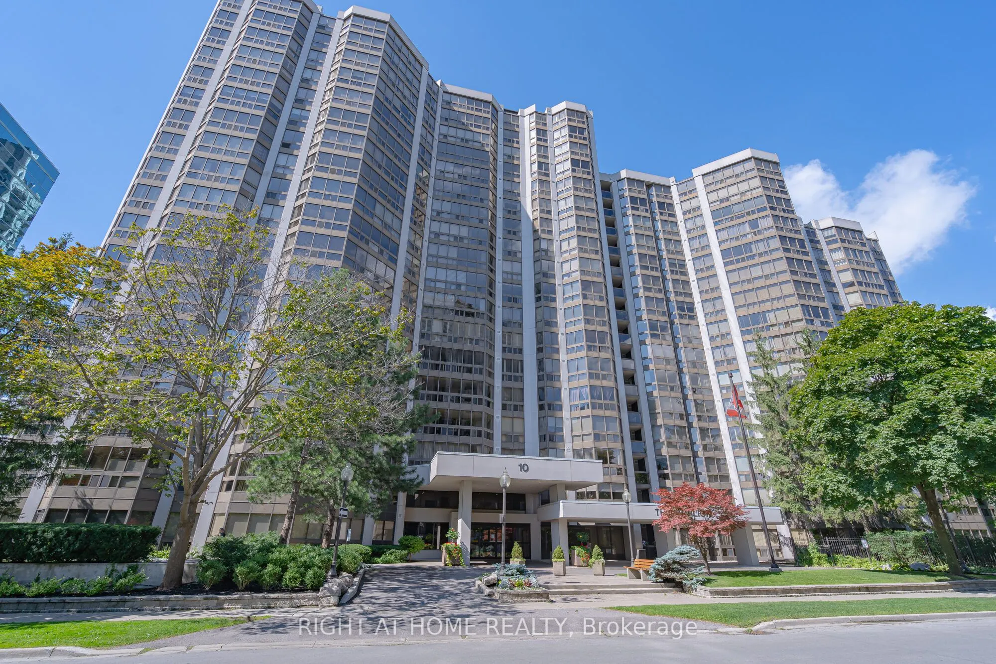 10 Kenneth Avenue N, #311