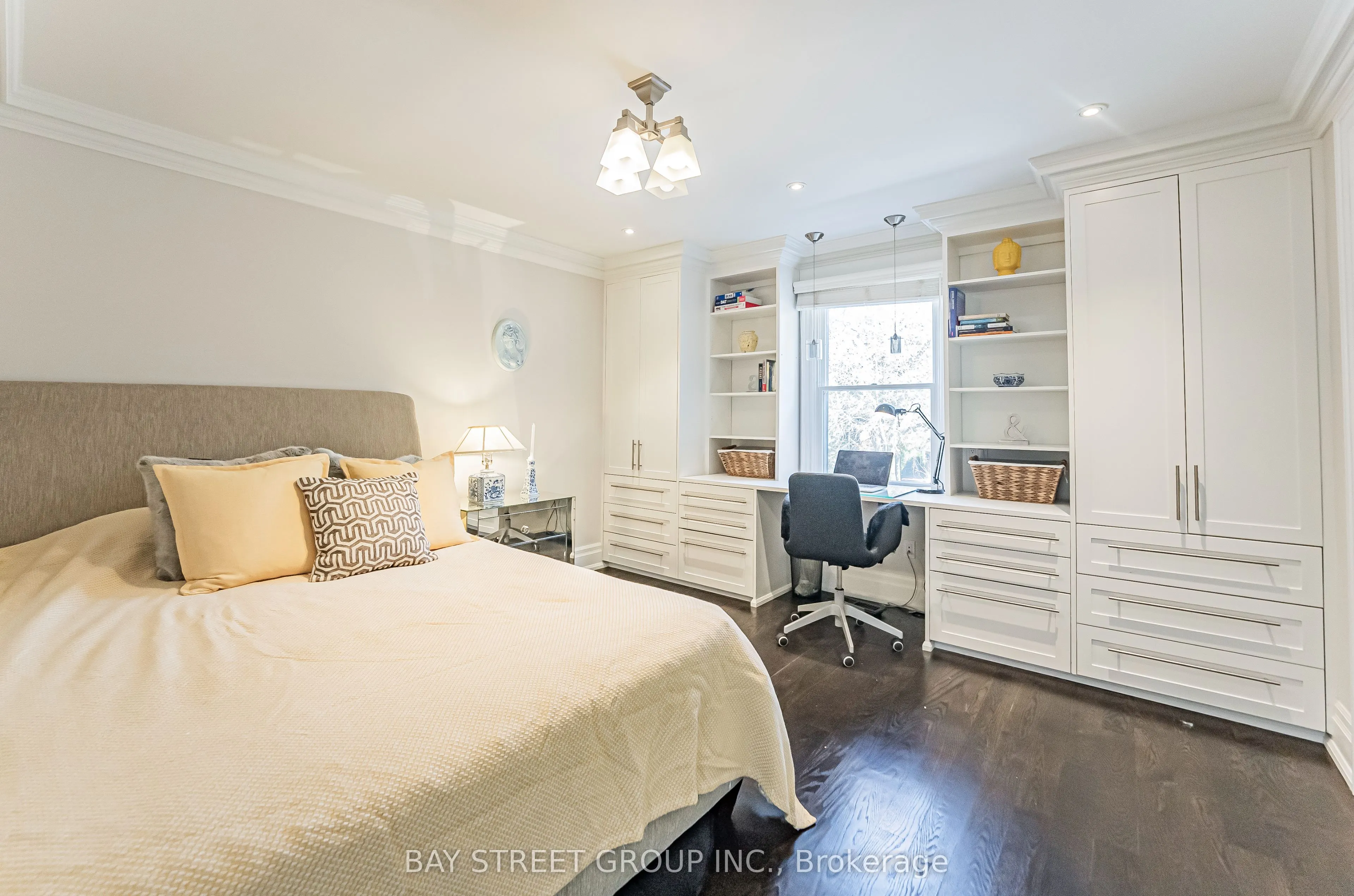 6 Penwood Crescent