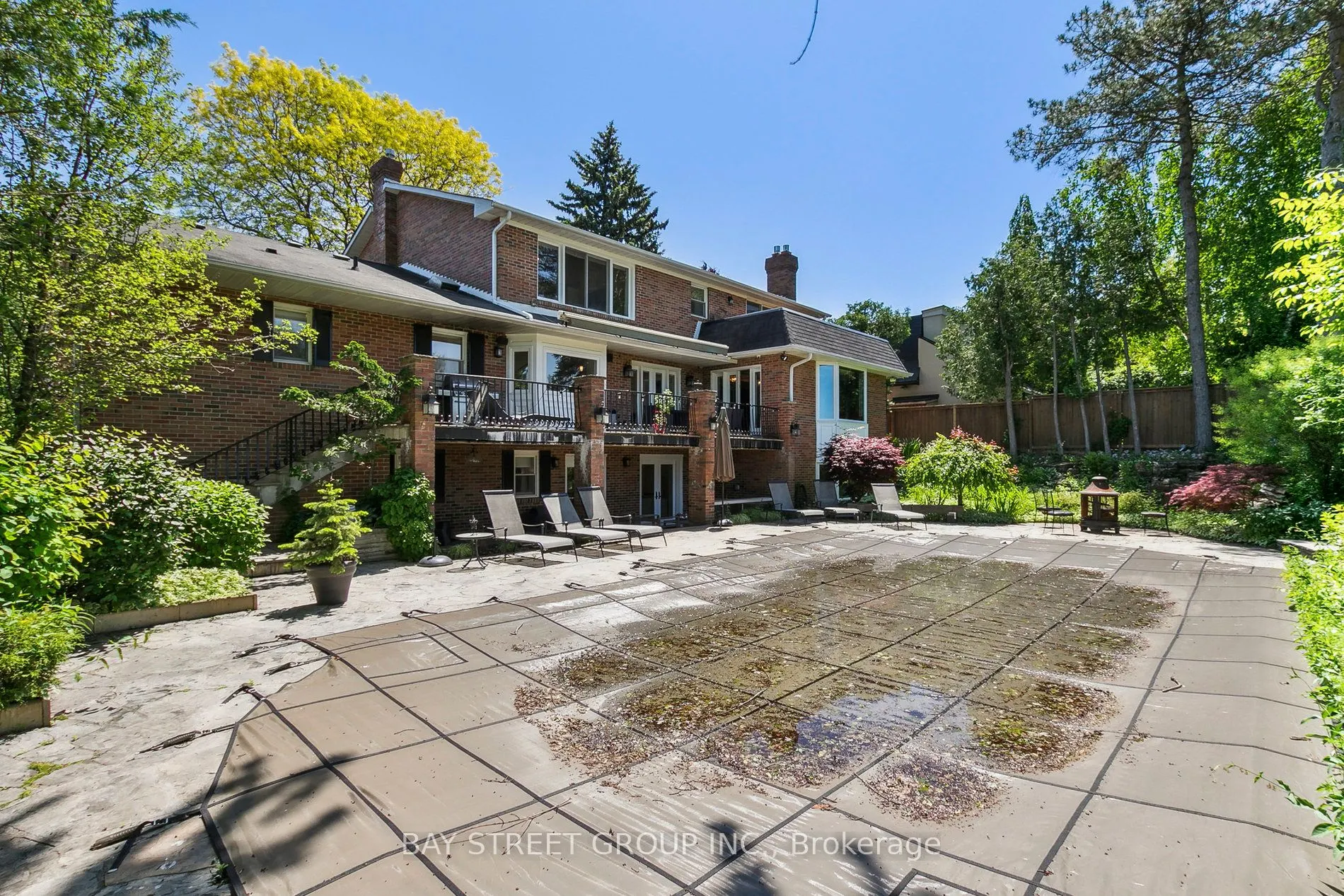 6 Penwood Crescent