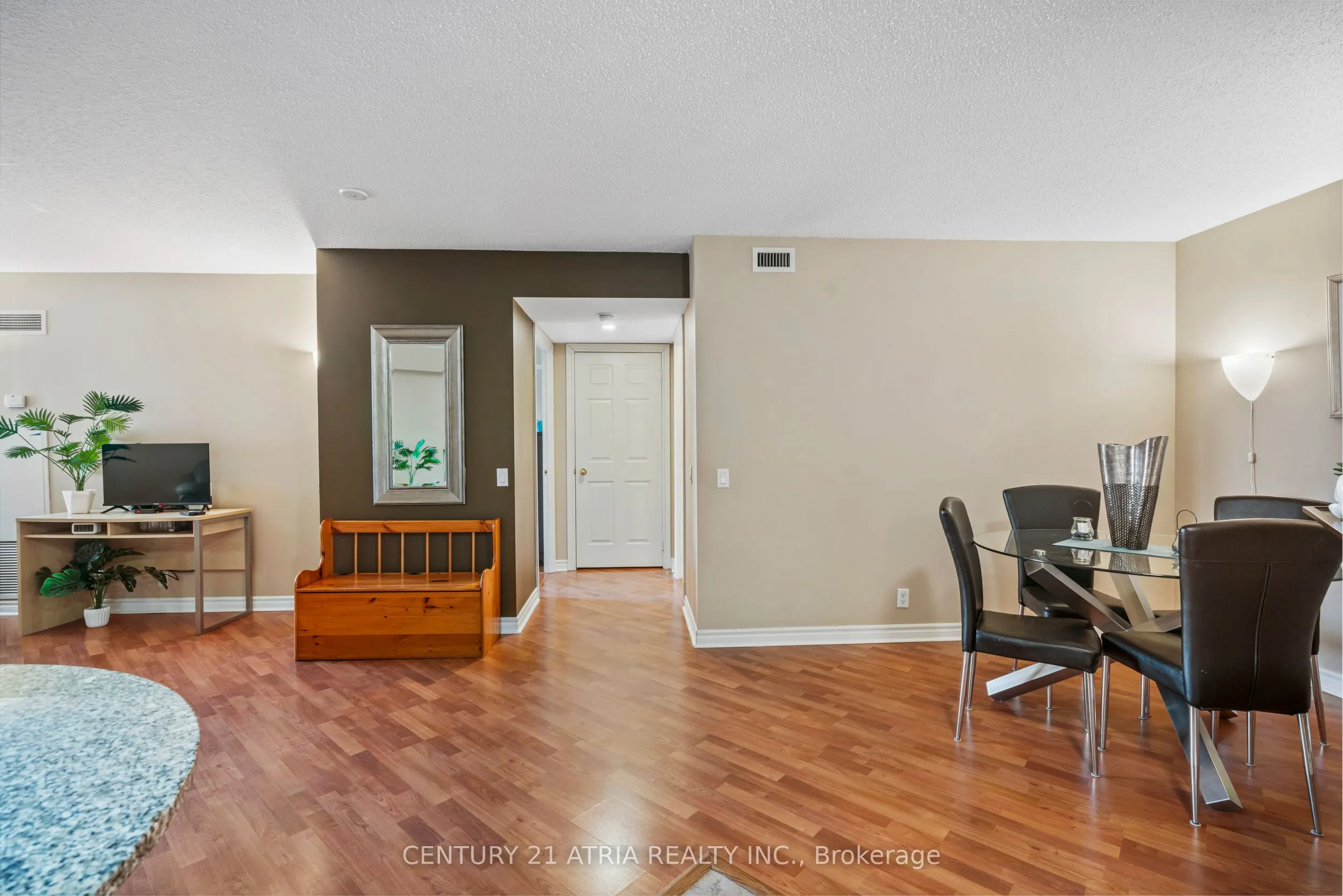 1720 Eglinton Avenue E #623