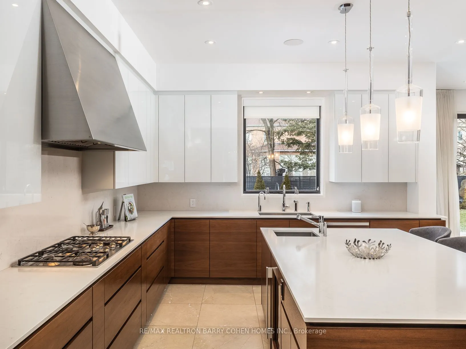 148 Highland Crescent