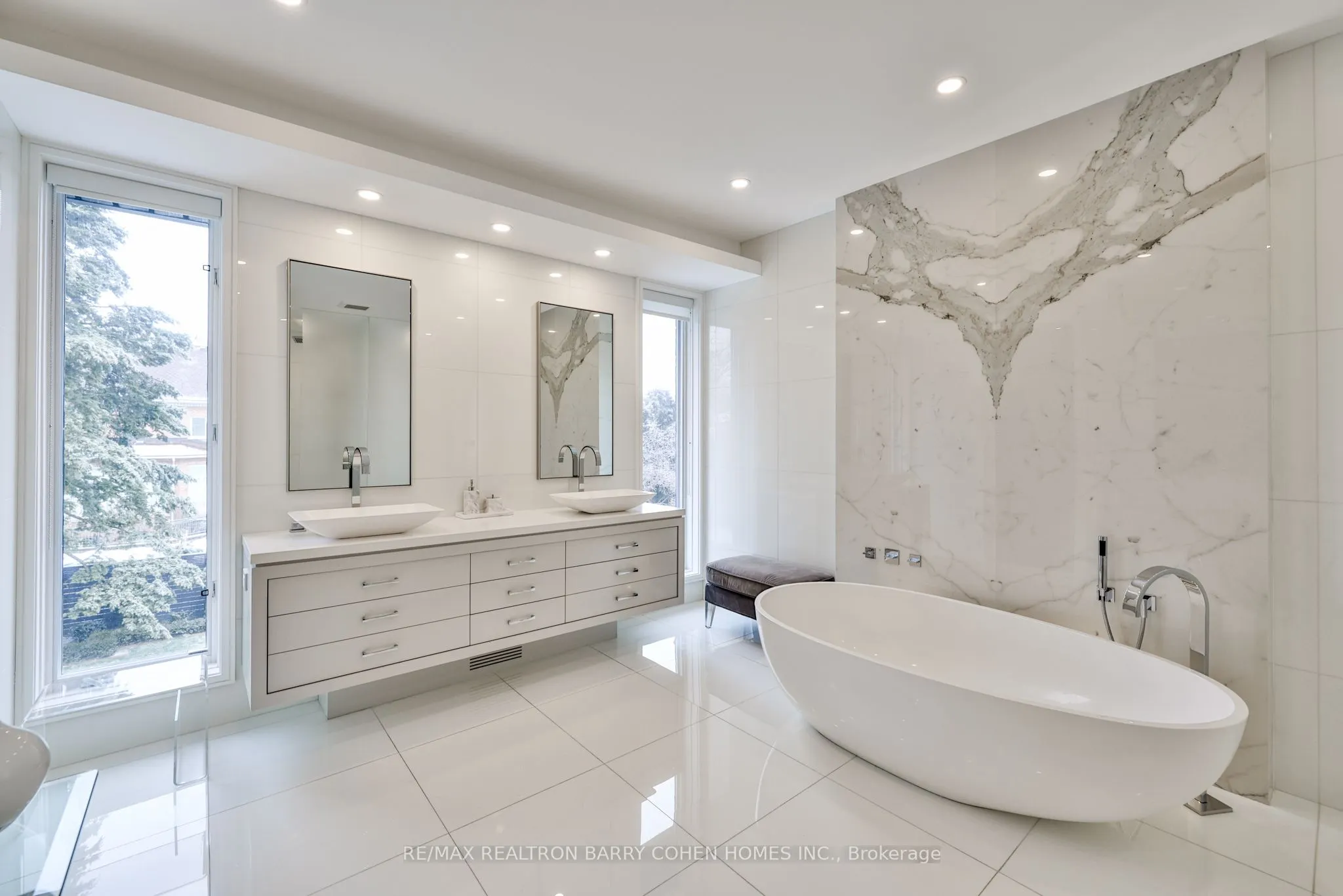 148 Highland Crescent