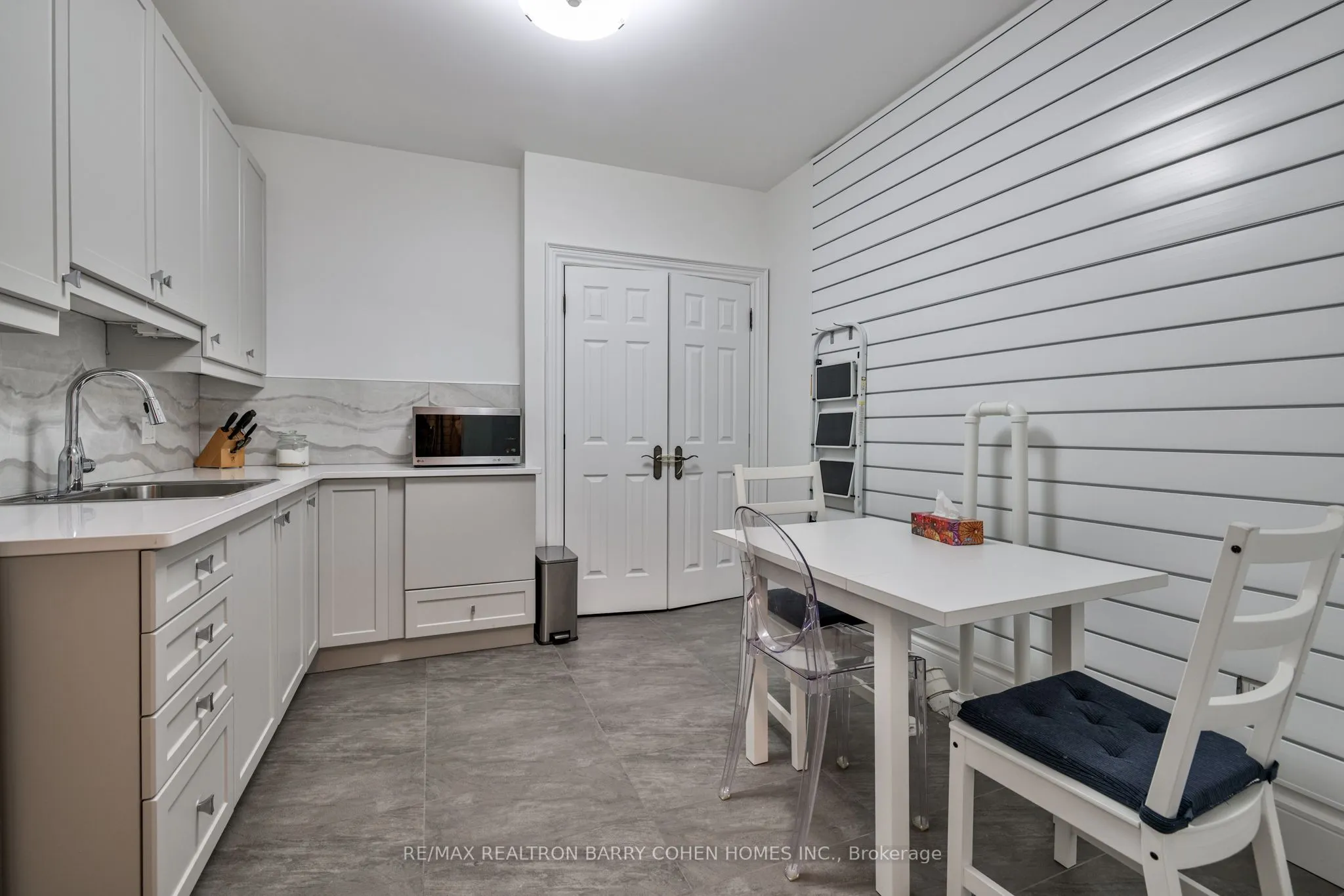 148 Highland Crescent