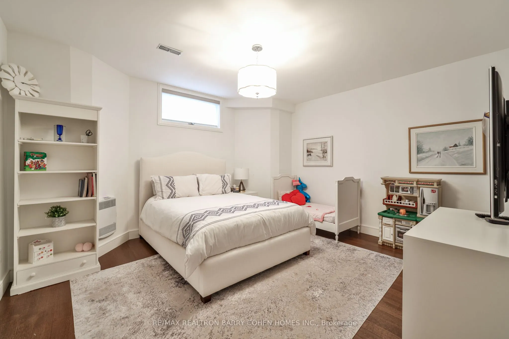 148 Highland Crescent