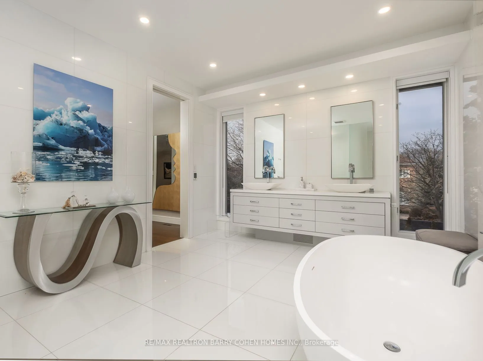 148 Highland Crescent