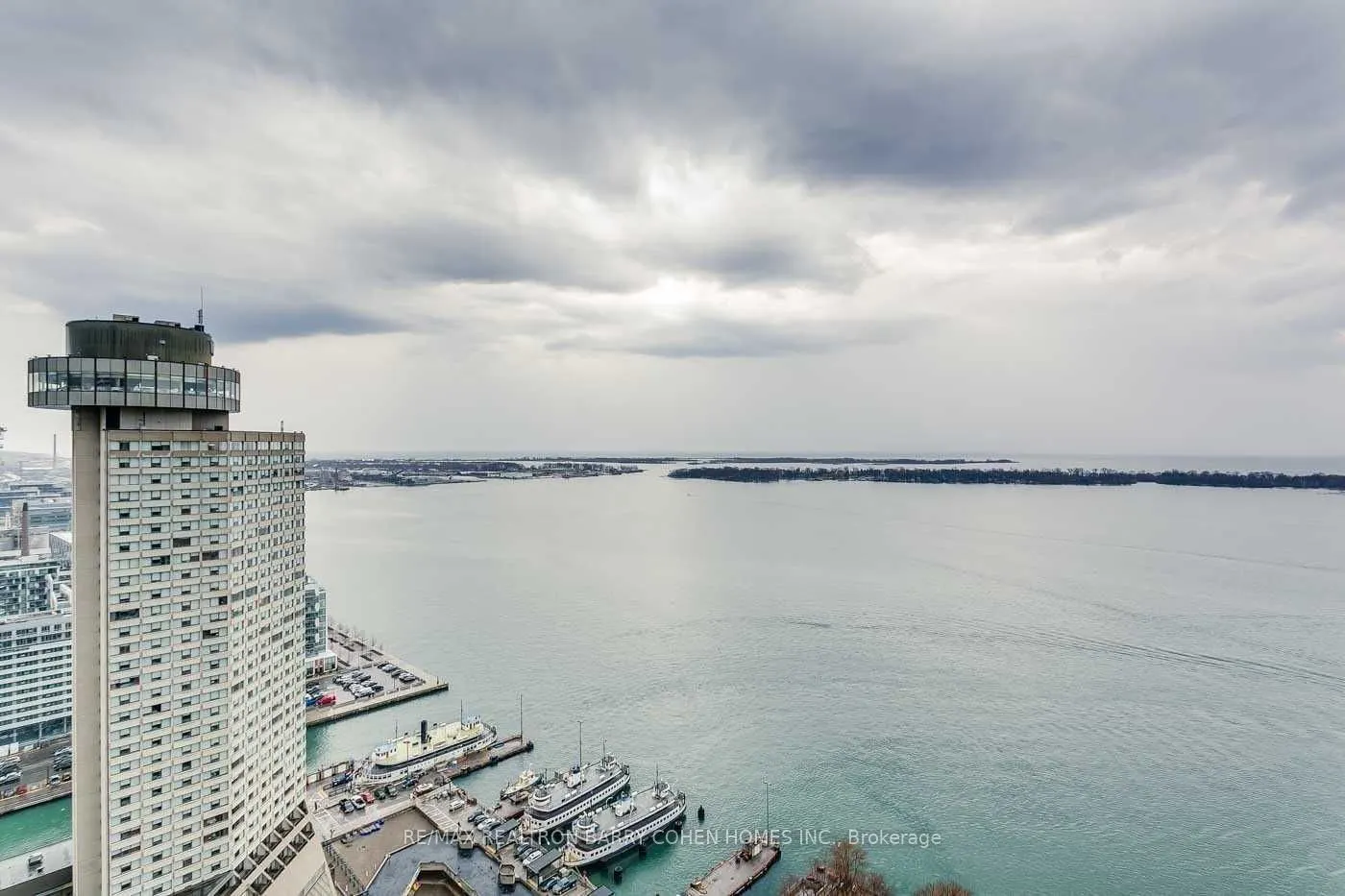 33 Harbour Square, #503