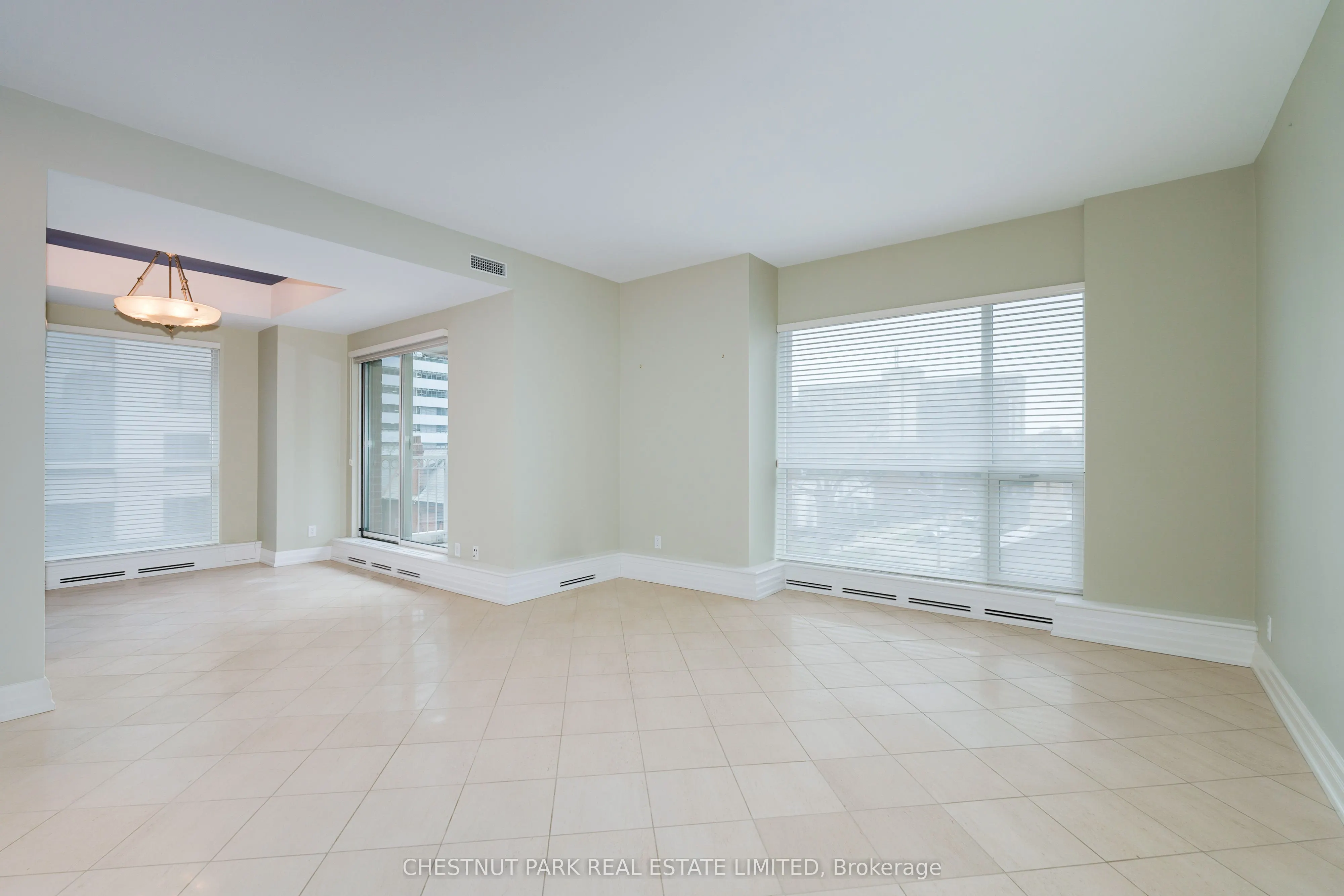 38 Avenue Road, #400