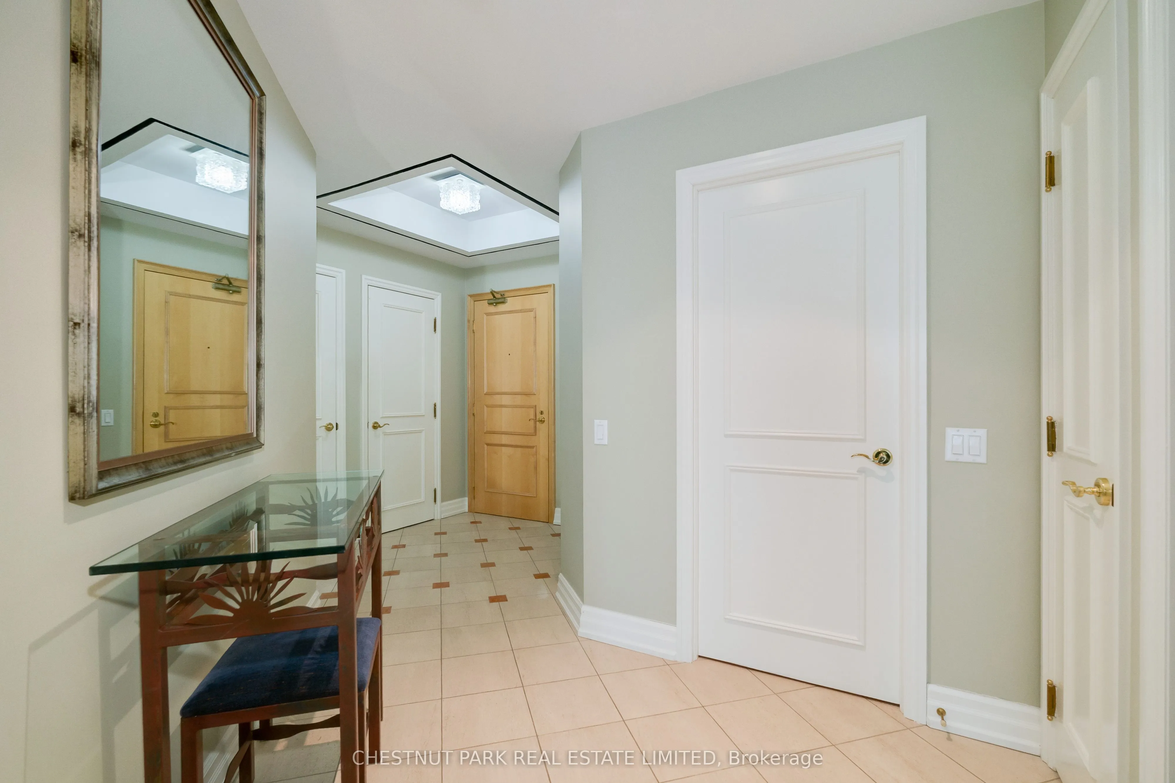 38 Avenue Road, #400
