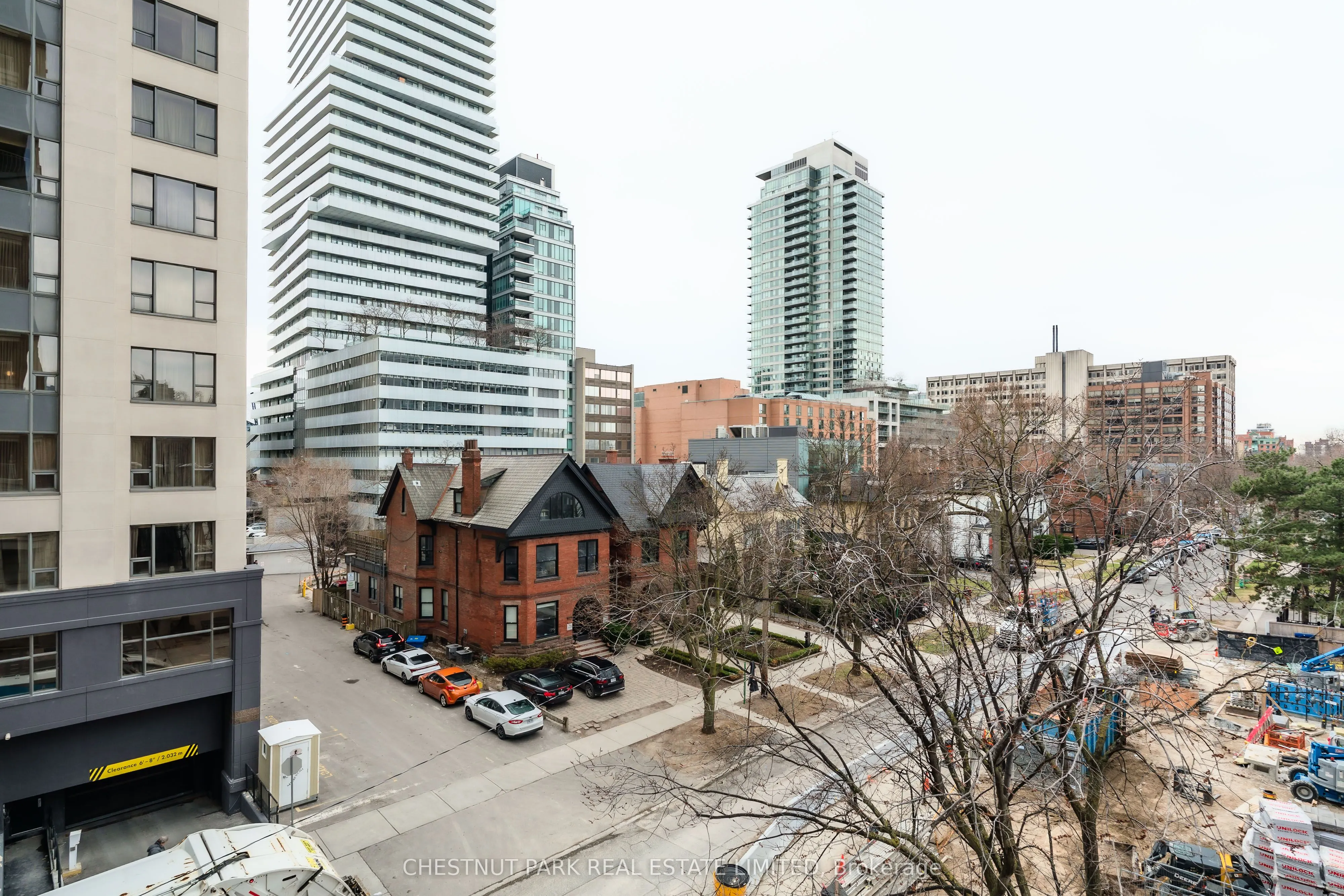 38 Avenue Road, #400