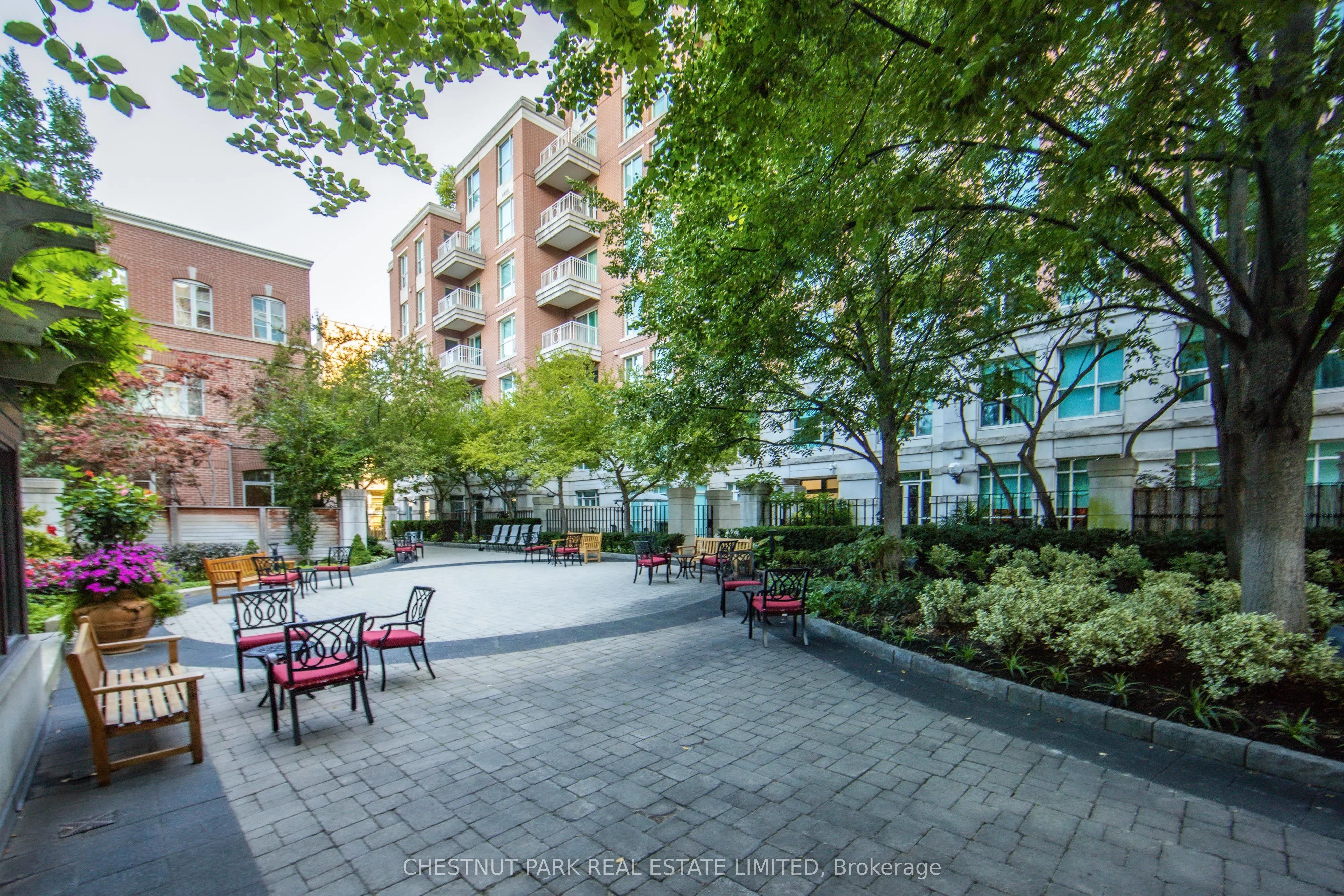 38 Avenue Road, #400