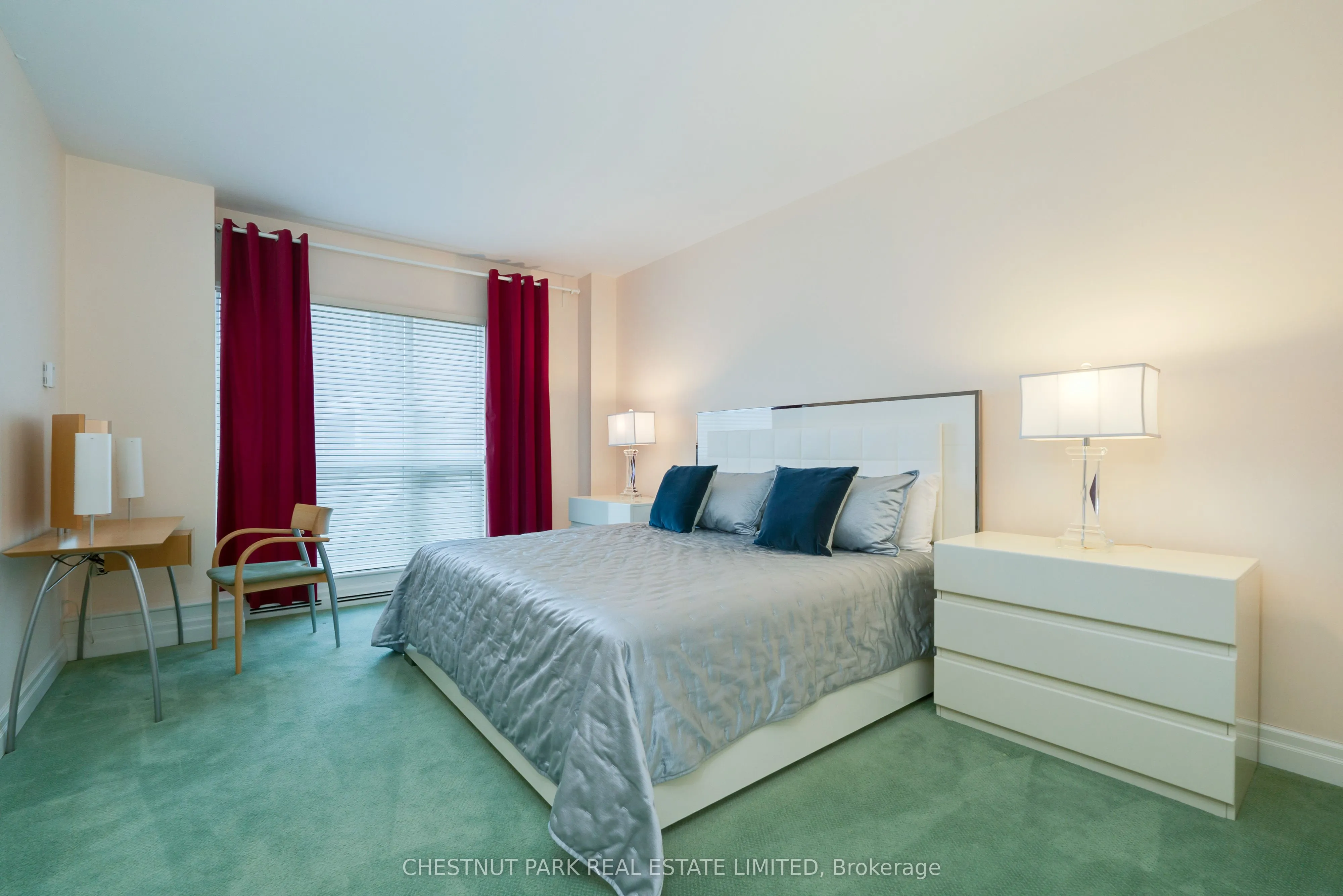 38 Avenue Road, #400