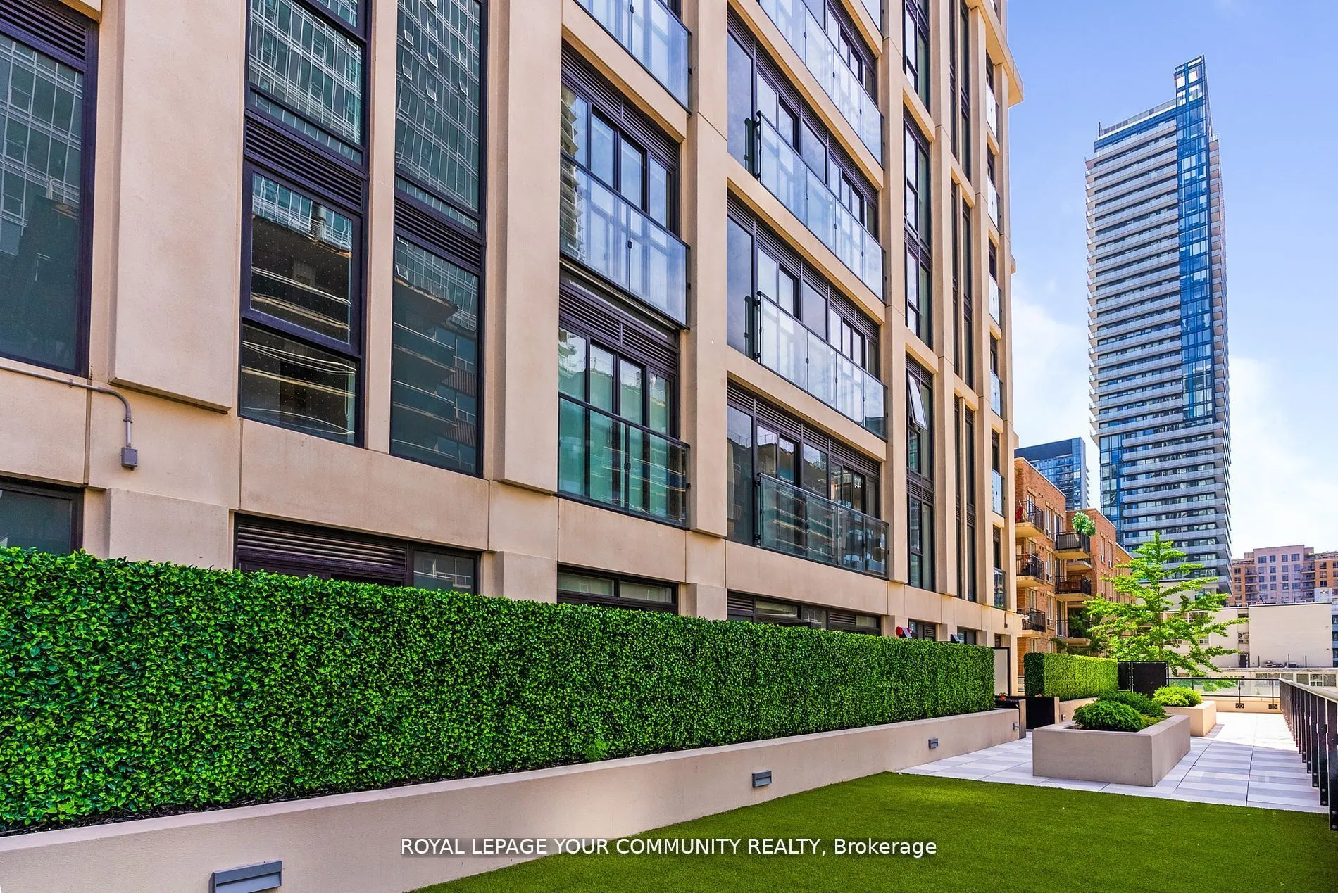 200 Redpath Avenue #303