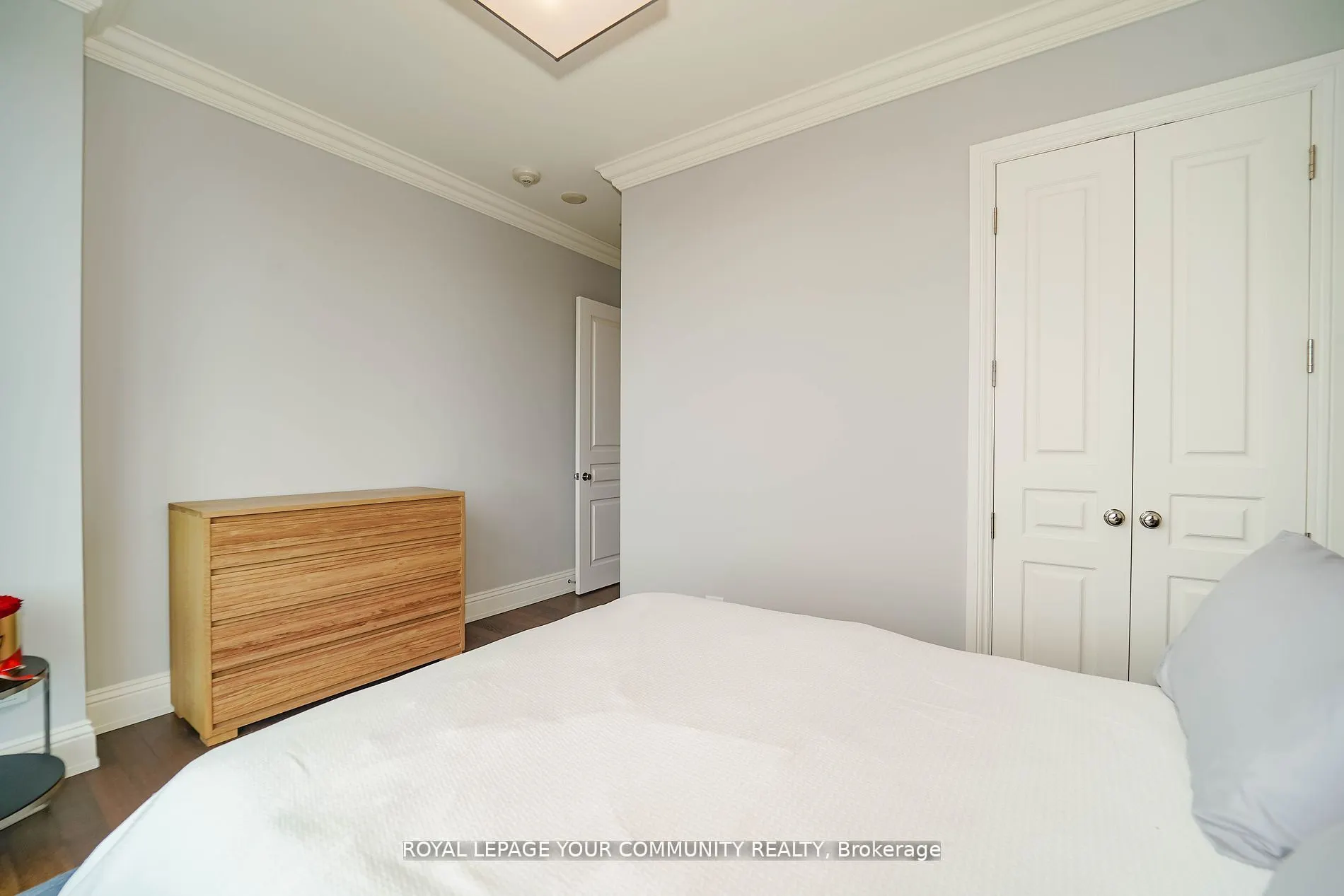 183 Wellington Street W, #3903